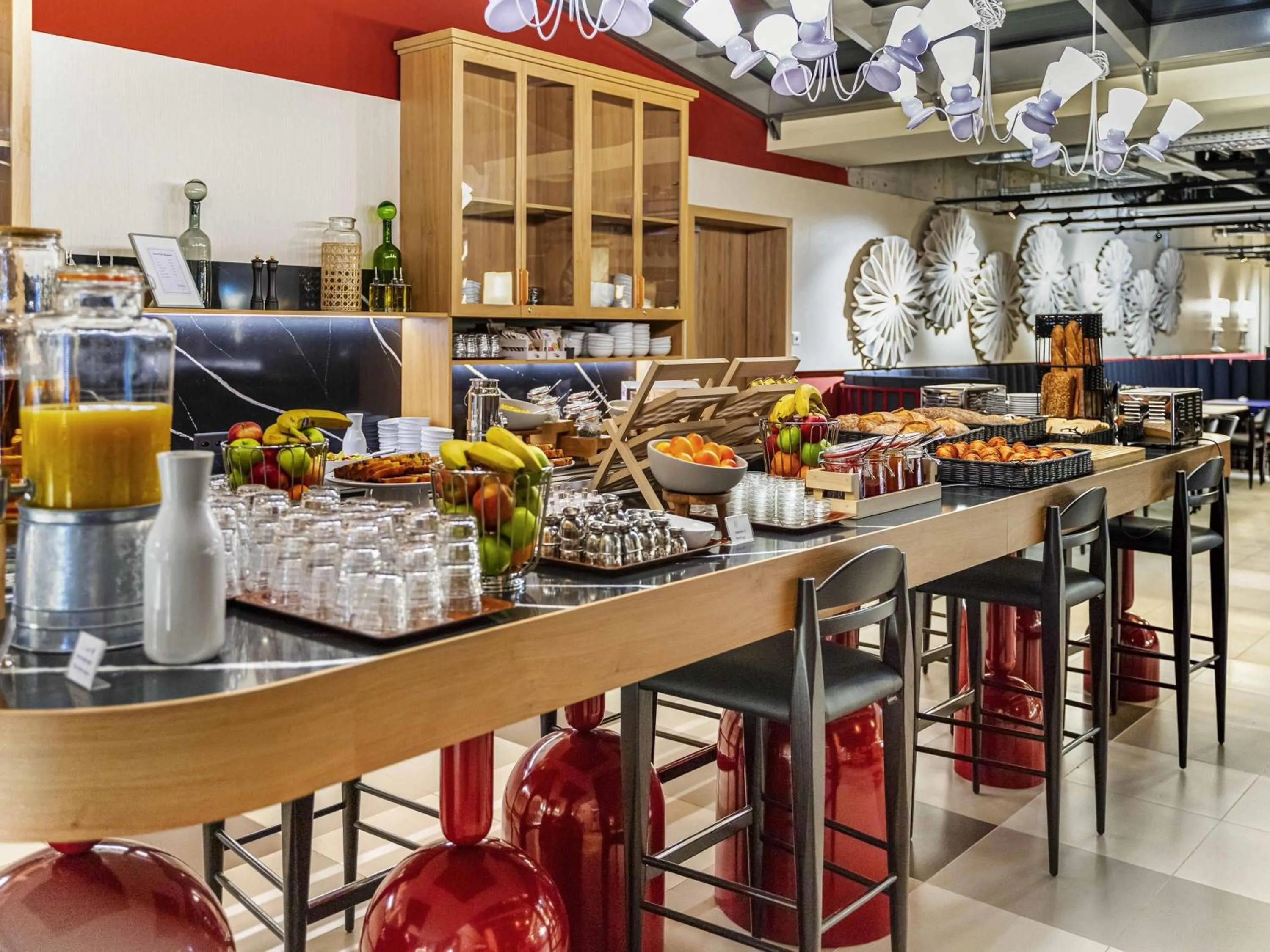 Breakfast in Aparthotel Adagio Zurich City Center