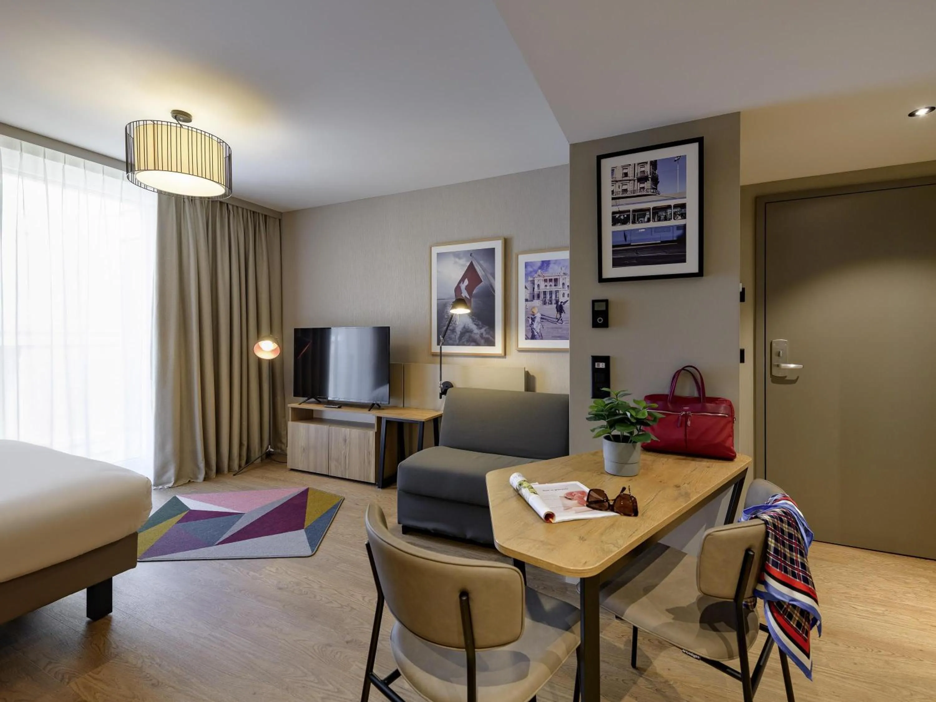 Bedroom, Bed in Aparthotel Adagio Zurich City Center