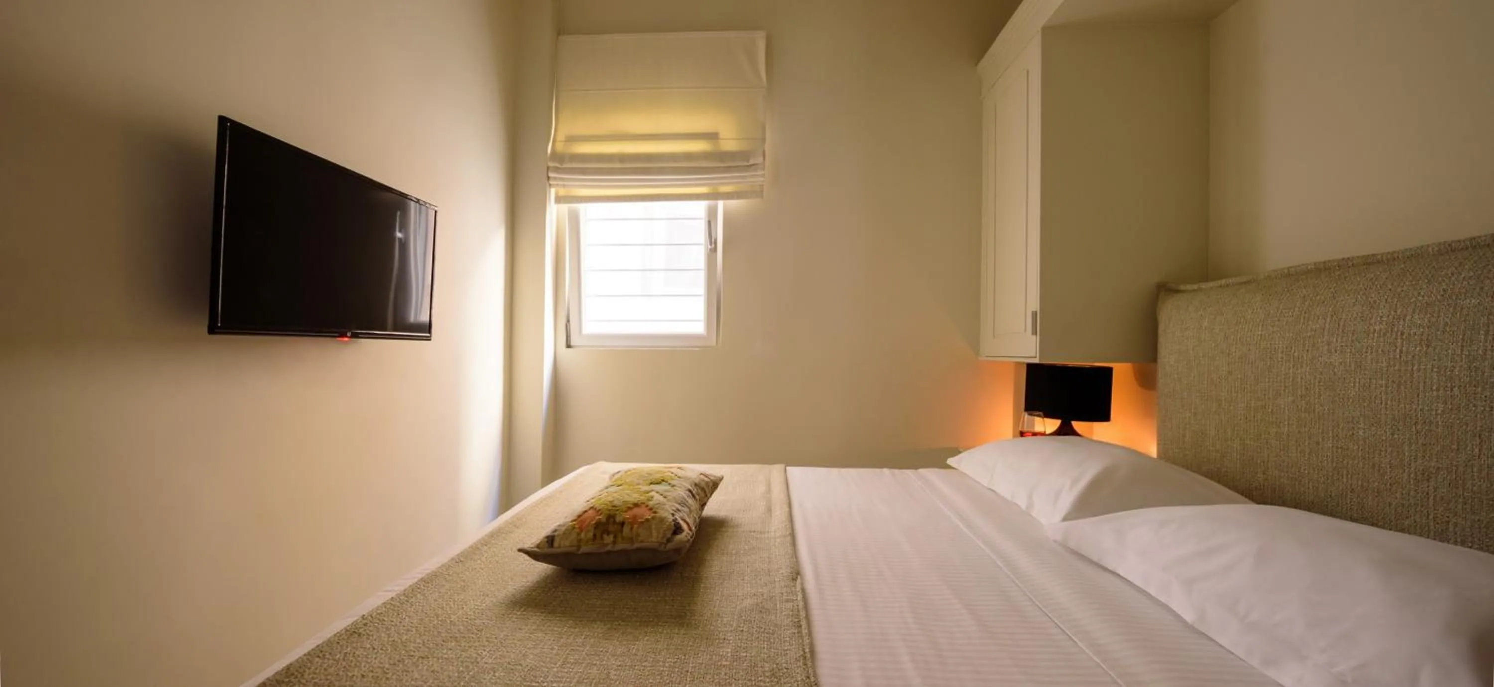 Photo of the whole room, Bed in THIRAMENOUS RESIDENCE