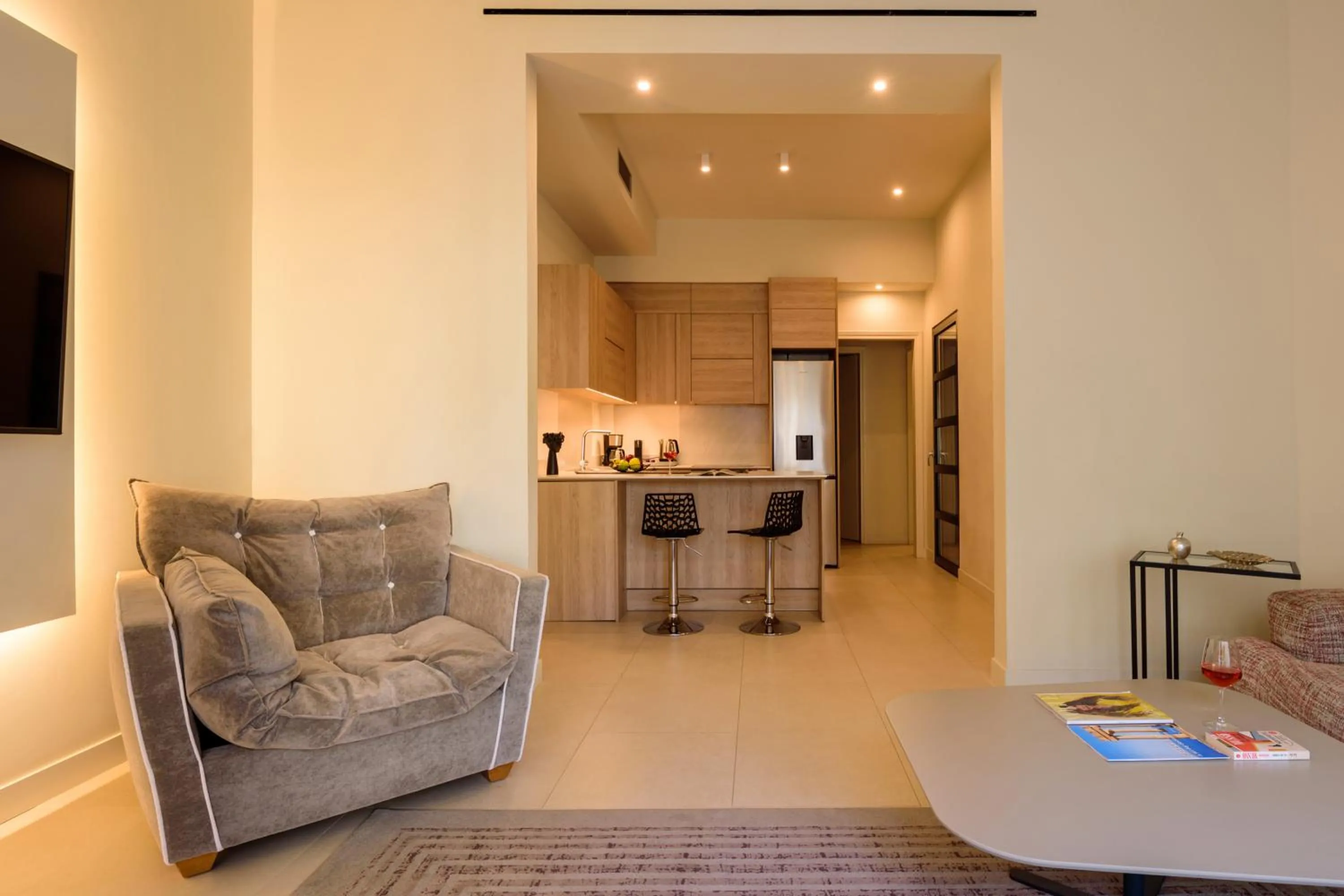 TV and multimedia in THIRAMENOUS RESIDENCE