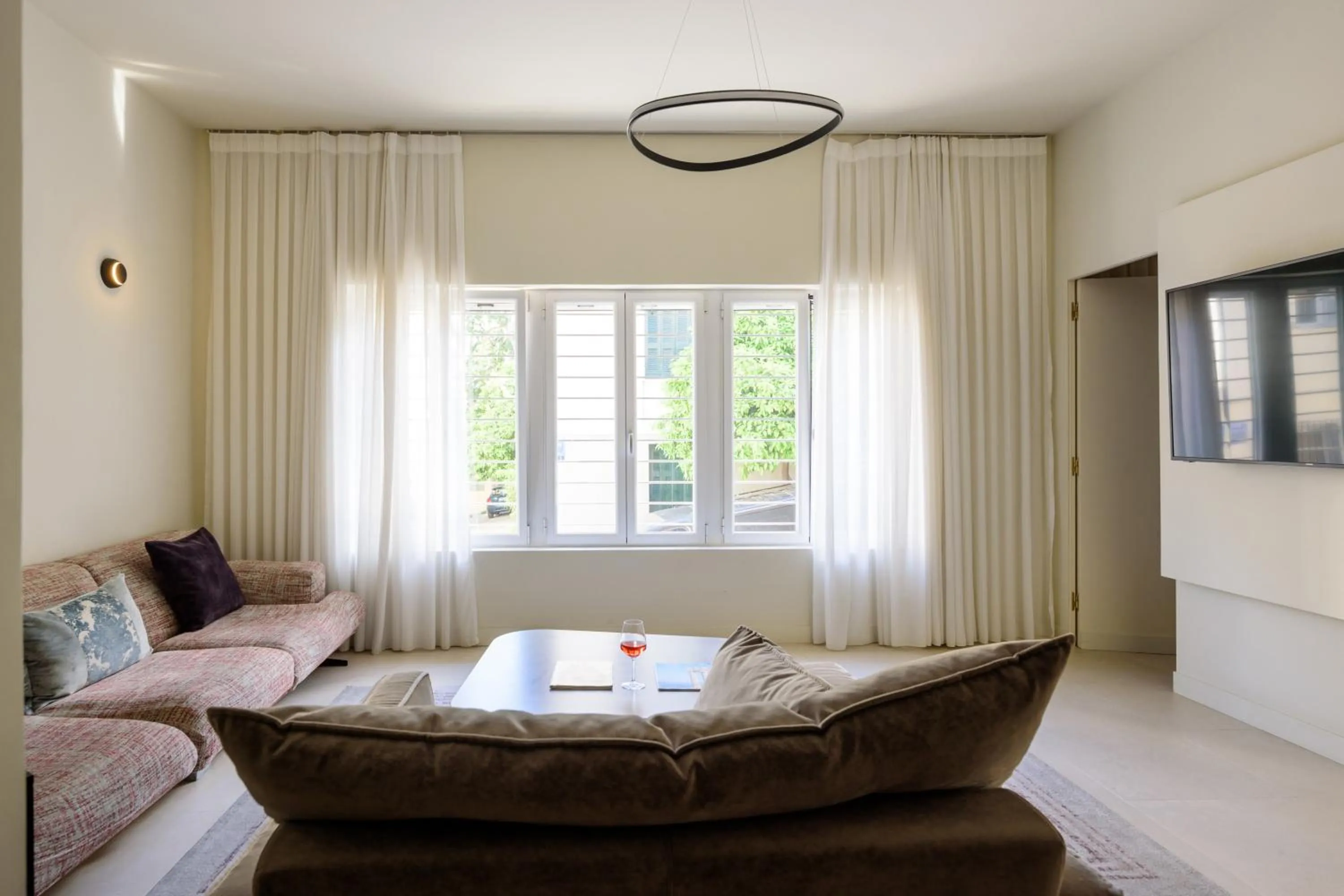 Living room, Bed in THIRAMENOUS RESIDENCE