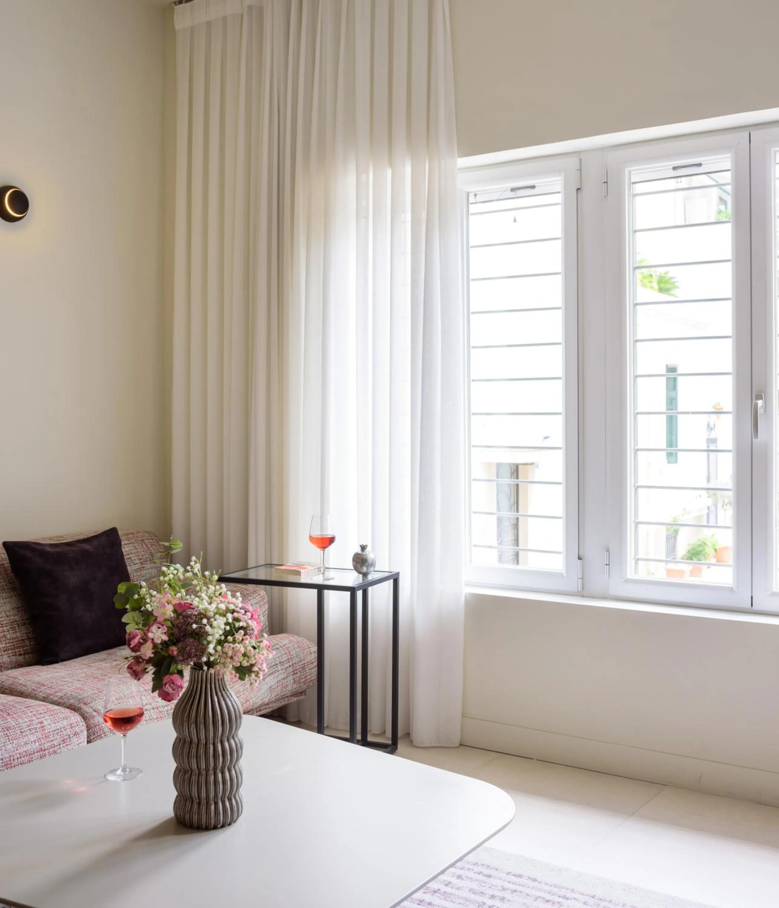 Living room, Bed in THIRAMENOUS RESIDENCE