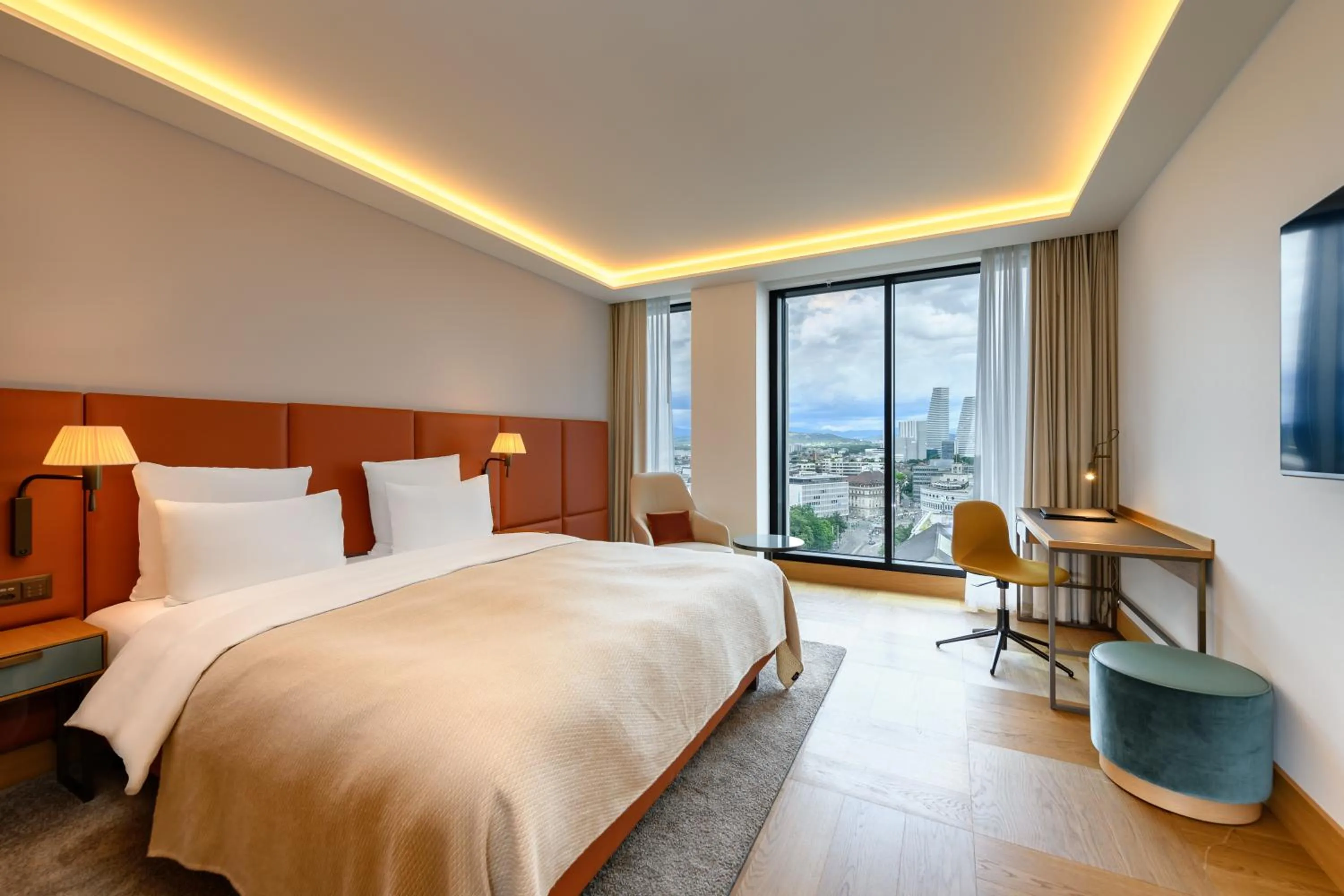 Bedroom, Bed in Mövenpick Hotel Basel