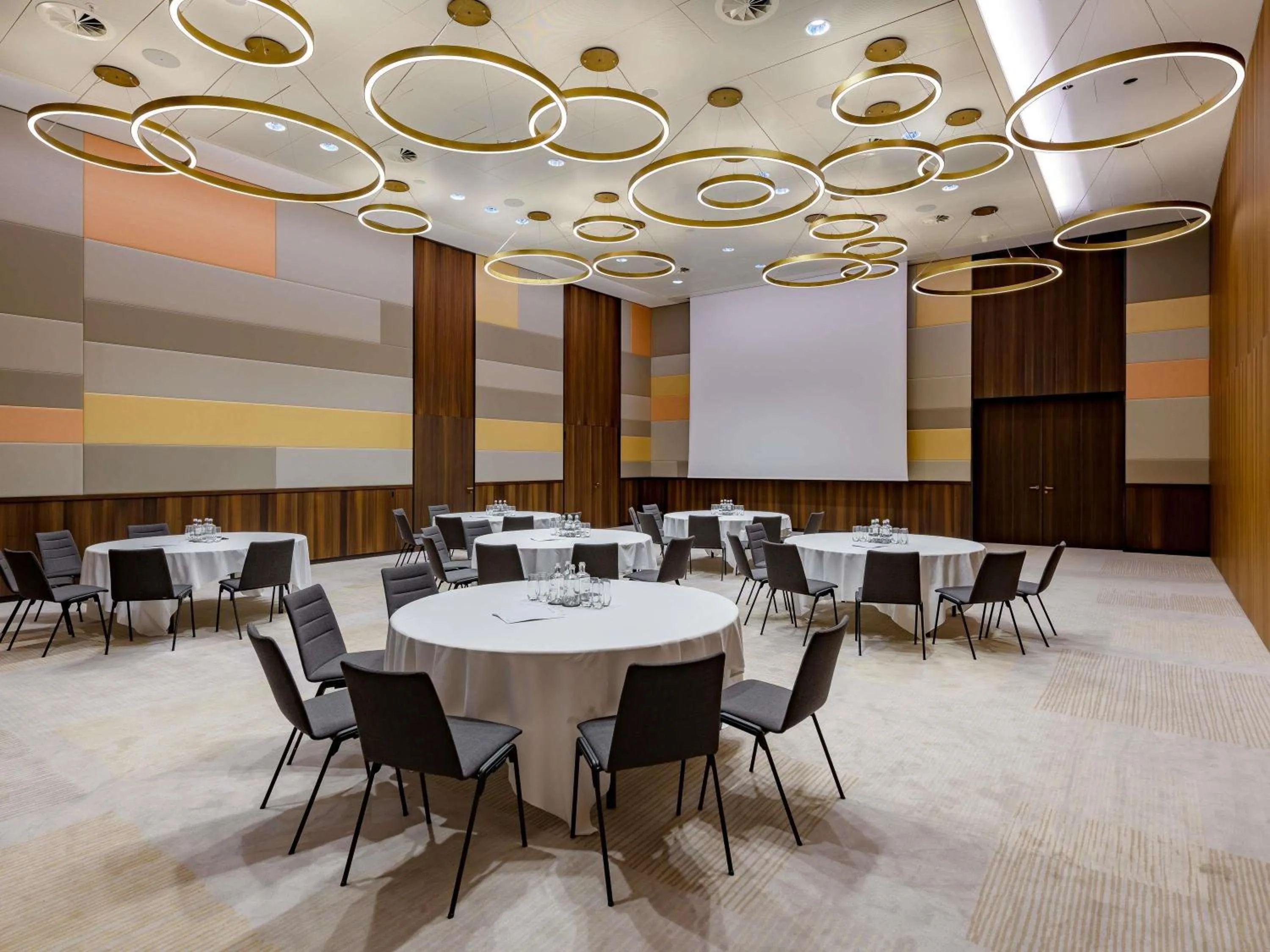 Meeting/conference room in Mövenpick Hotel Basel