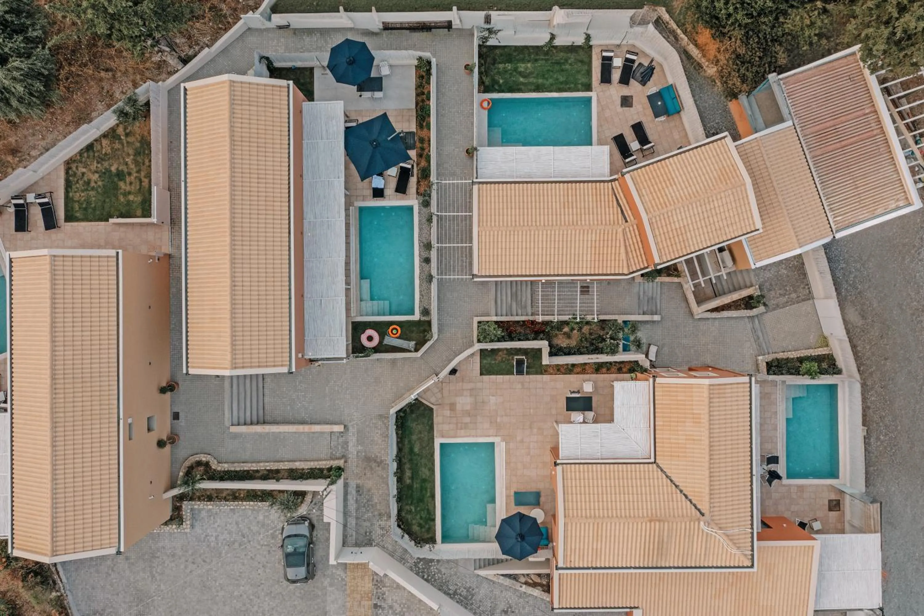 Tessera Villas & Studios Collection