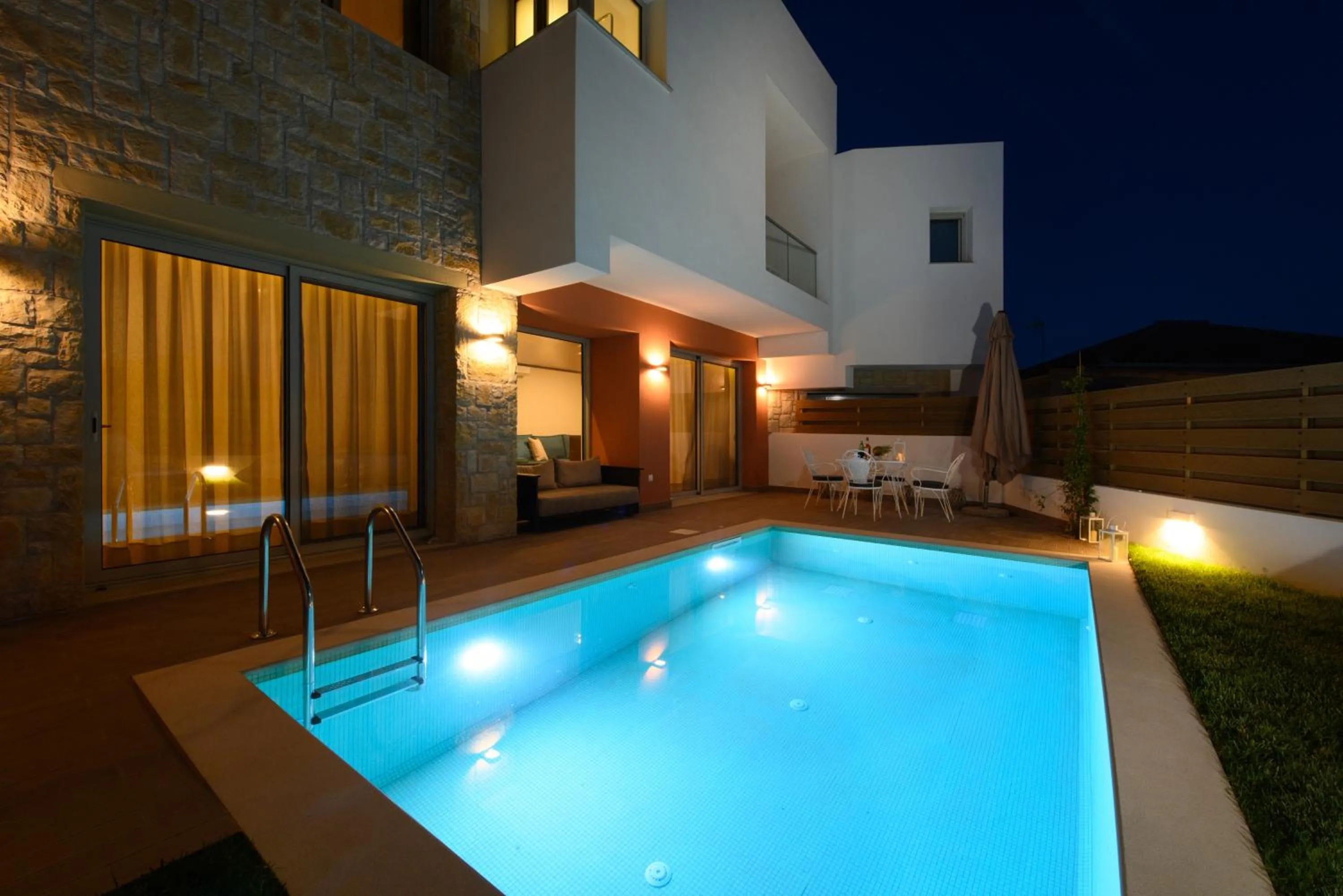 Swimming pool in Tessera Villas & Studios Collection