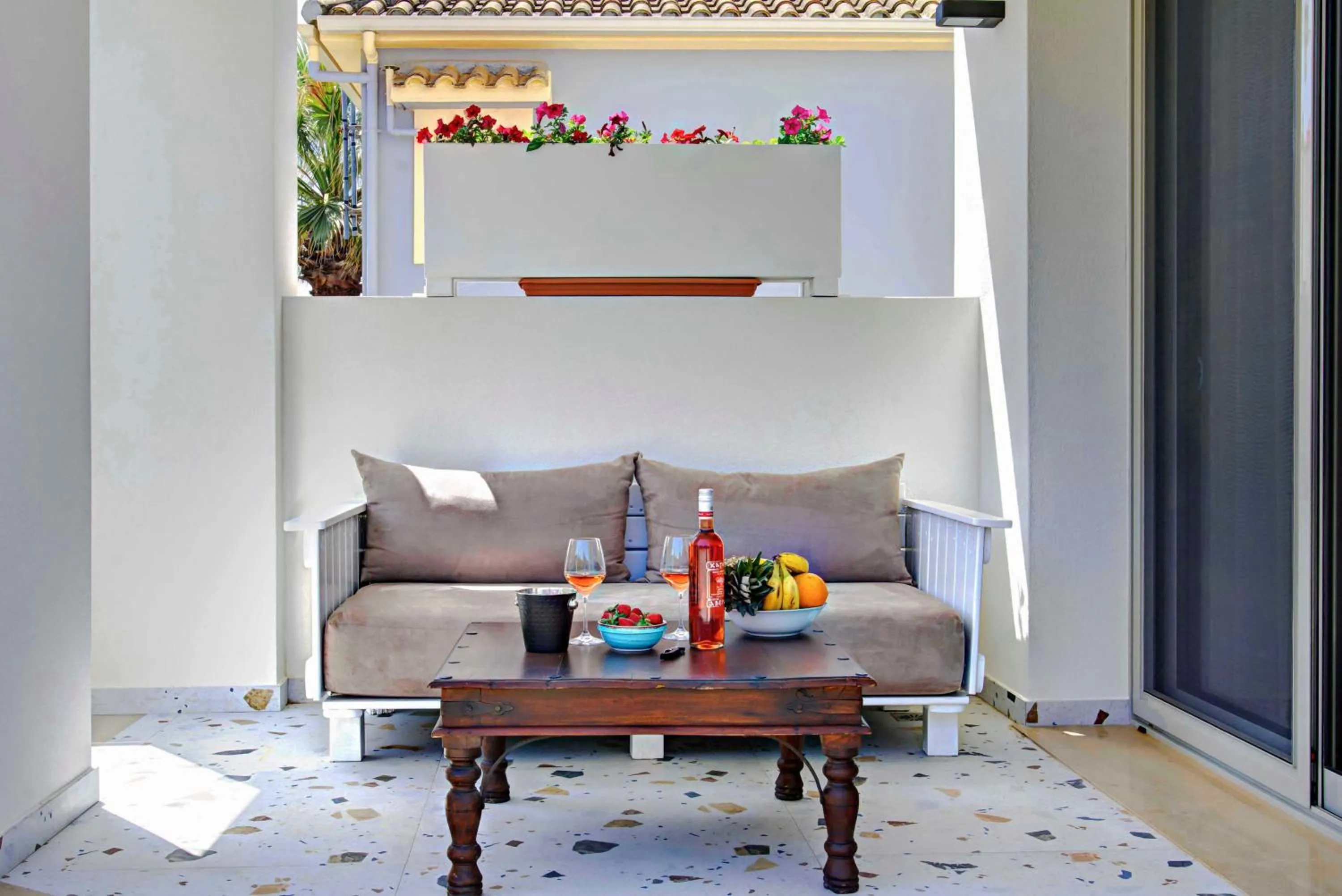 Balcony/Terrace in Tessera Villas & Studios Collection