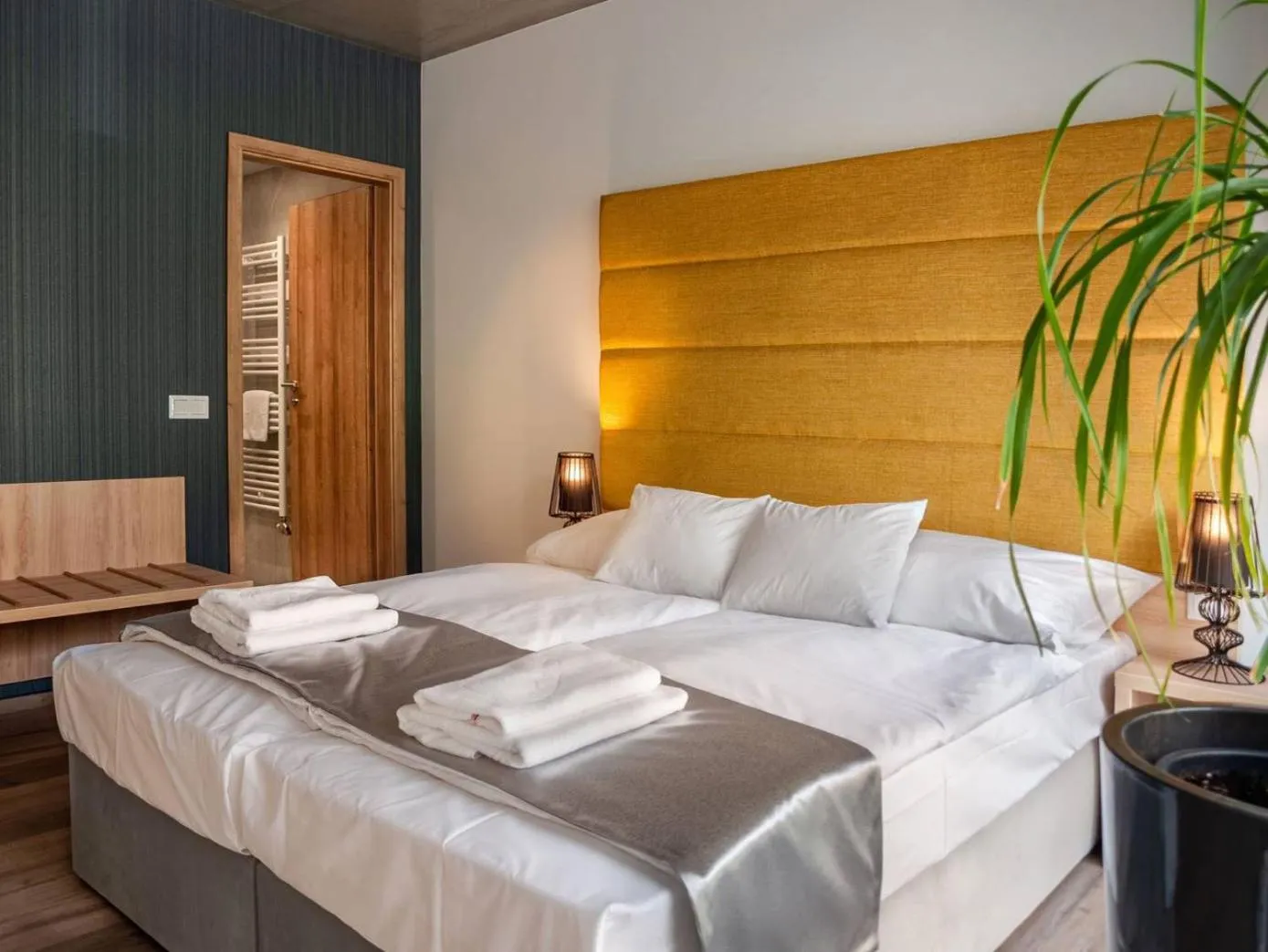 Photo of the whole room, Bed in R31 Residence