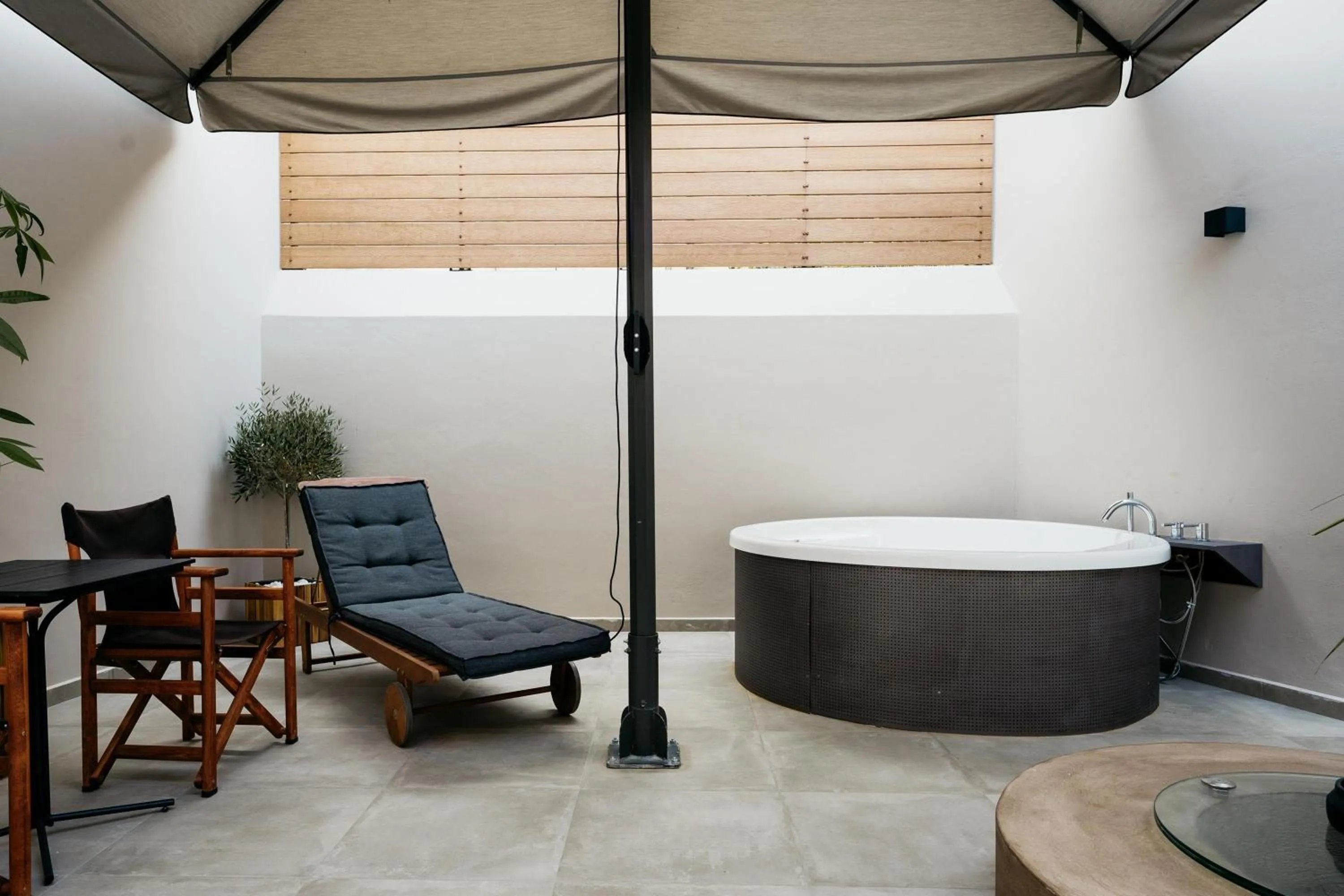 Hot Tub in Espero Royal Stay