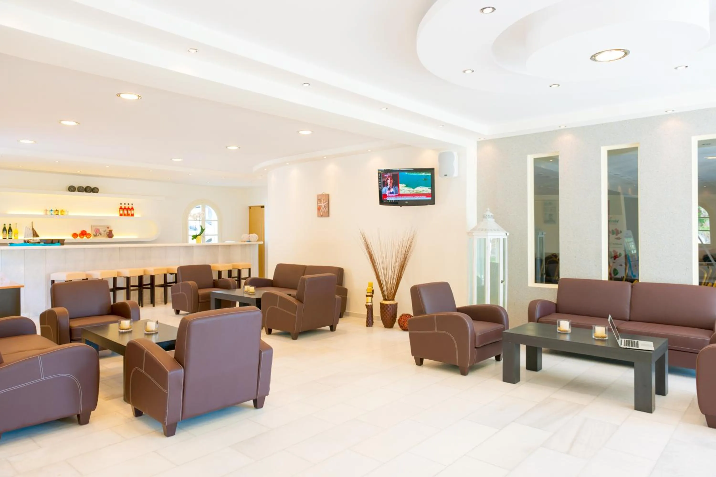 Lobby or reception in Mikri Vigla Hotel Beach Resort