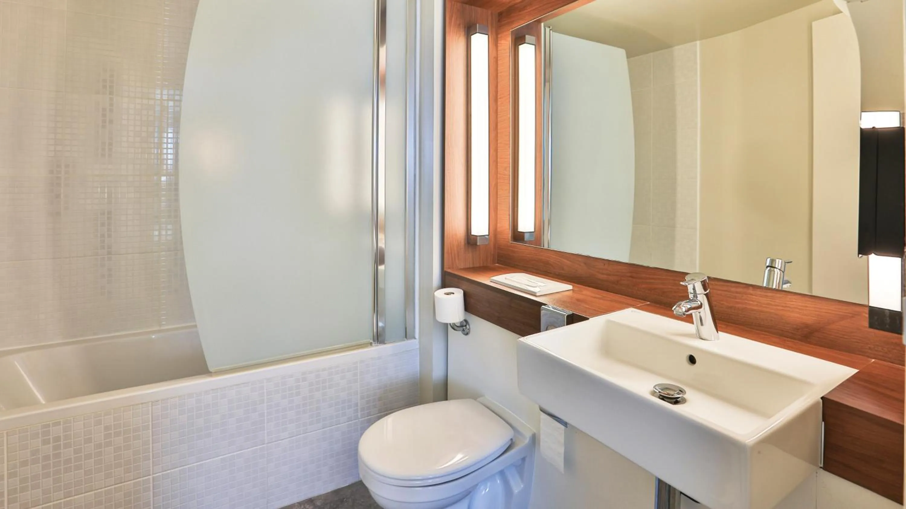 Campanile La Roche Sur Yon Centre Gare