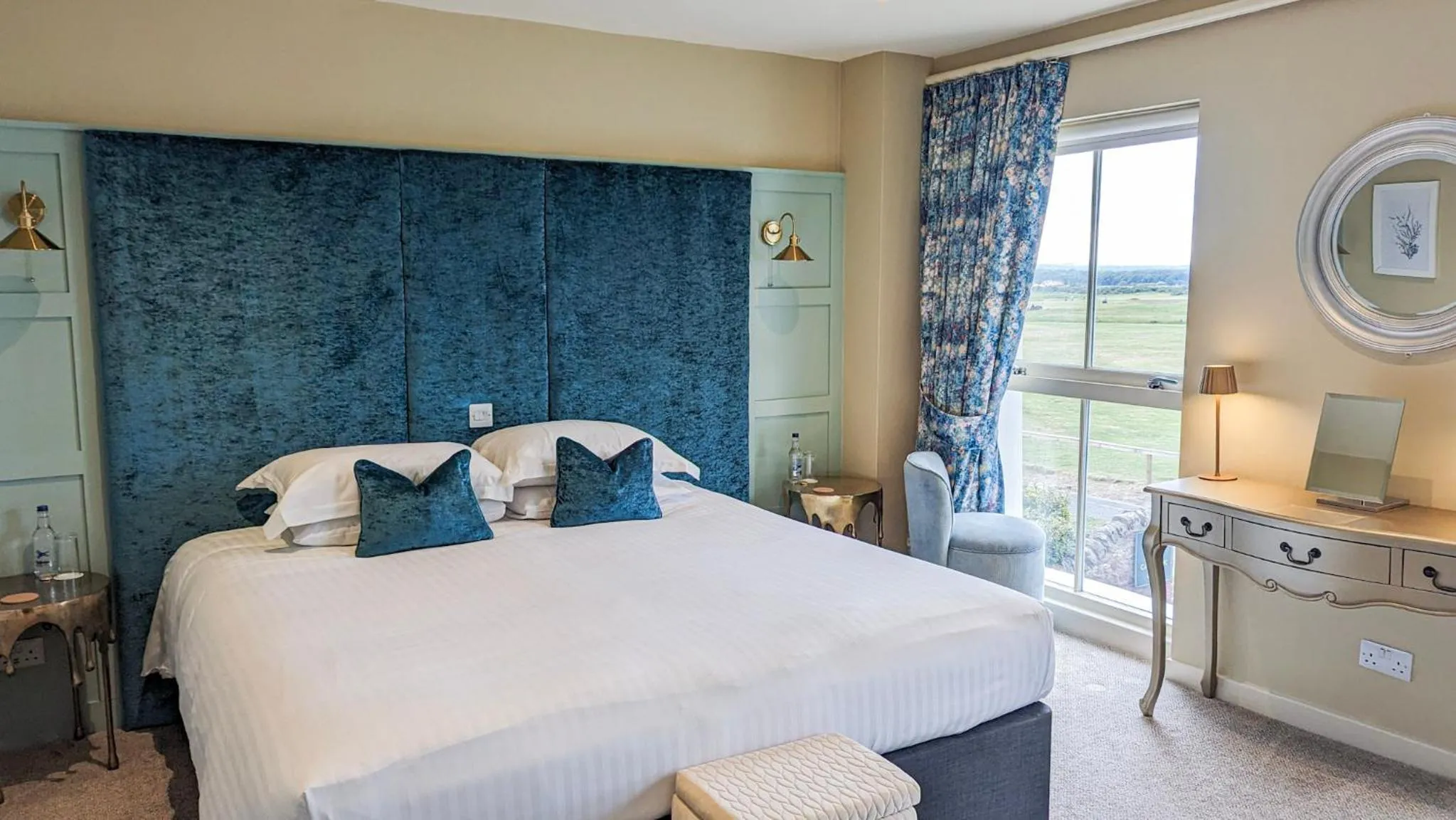 Bedroom, Bed in The Watchman Hotel