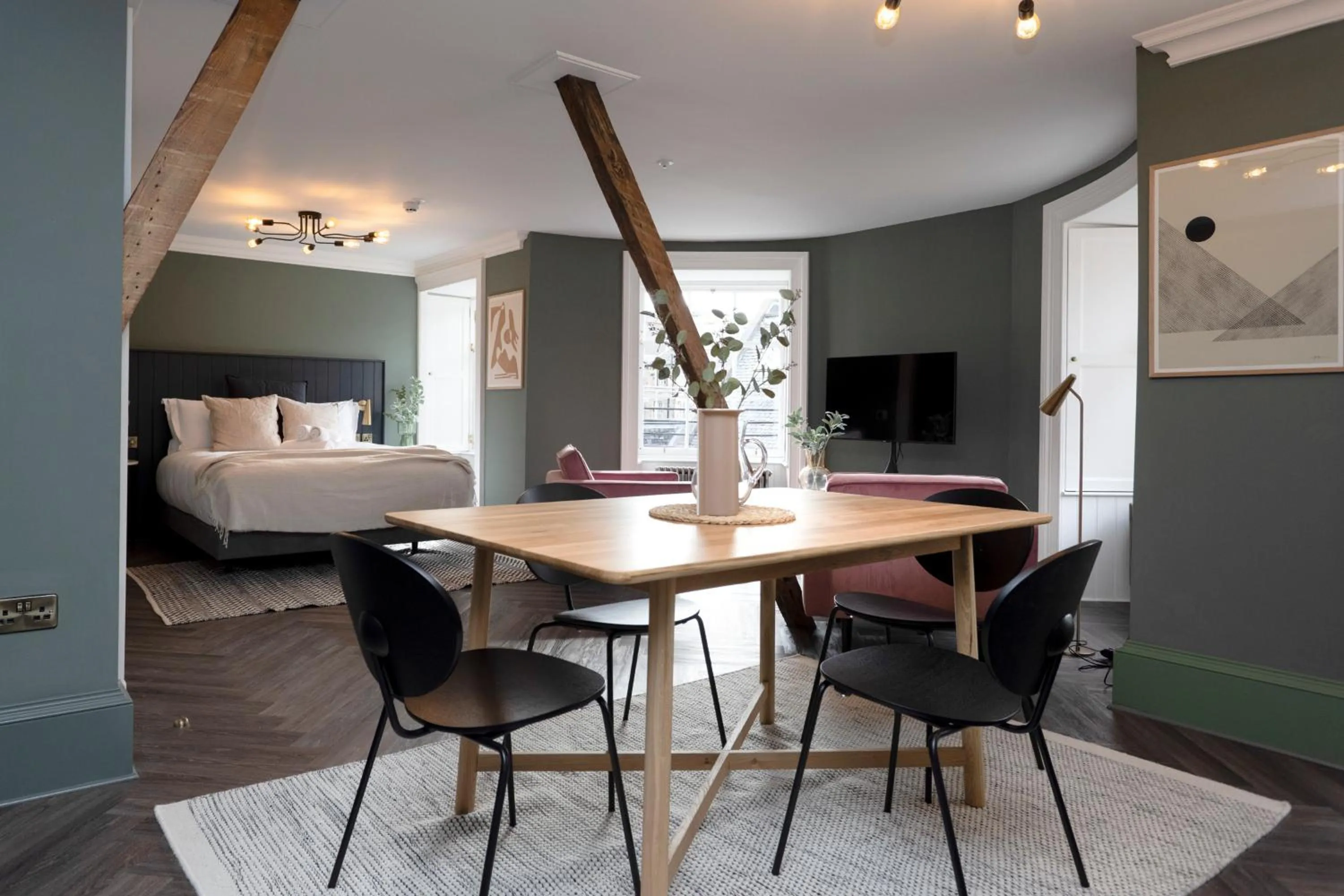 Dining area, Bed in 29 Queen Street Aparthotel