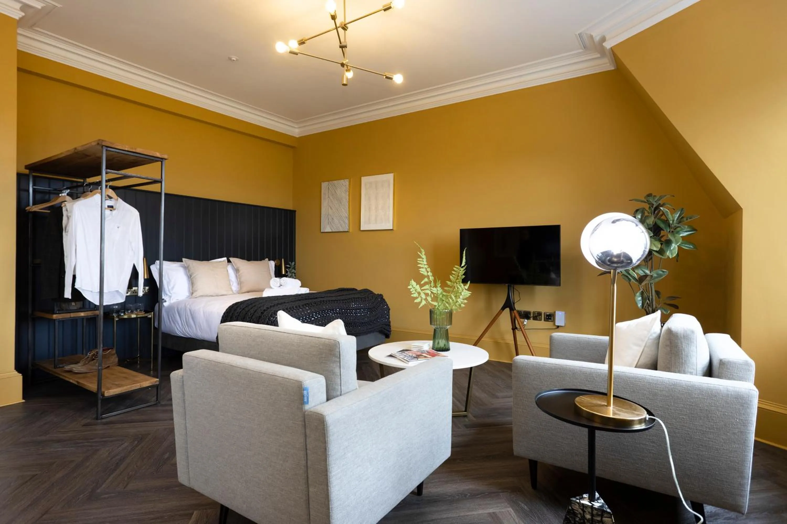 Living room, Bed in 29 Queen Street Aparthotel