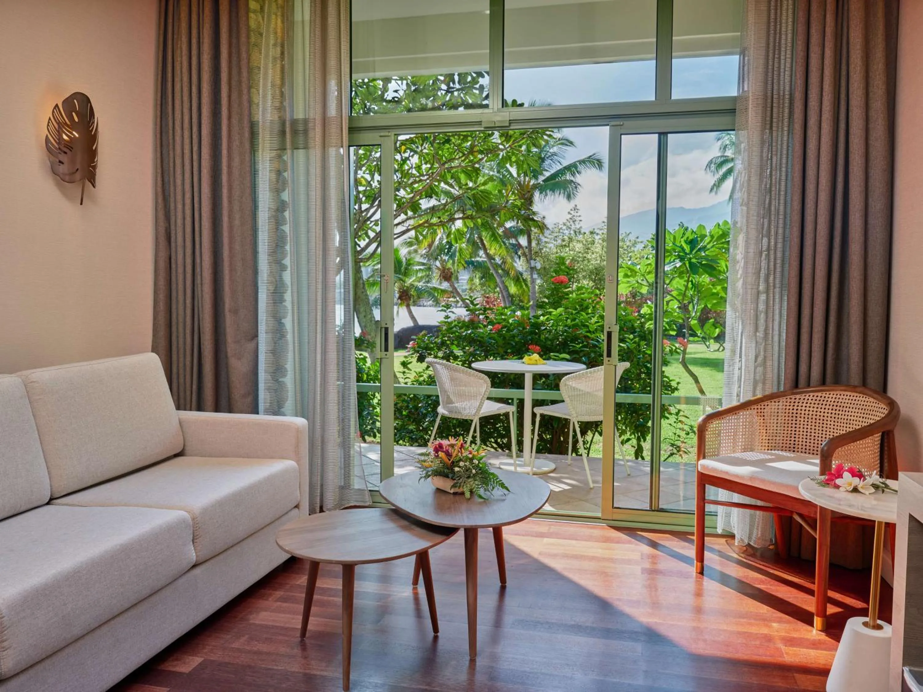Living room in Hilton Hotel Tahiti