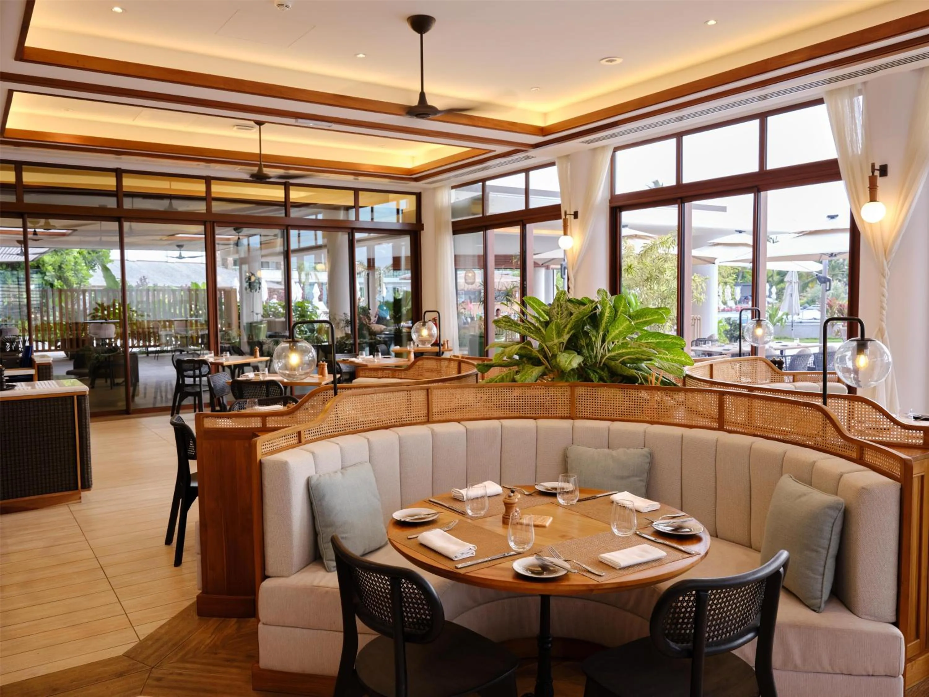 Restaurant/places to eat in Hilton Hotel Tahiti