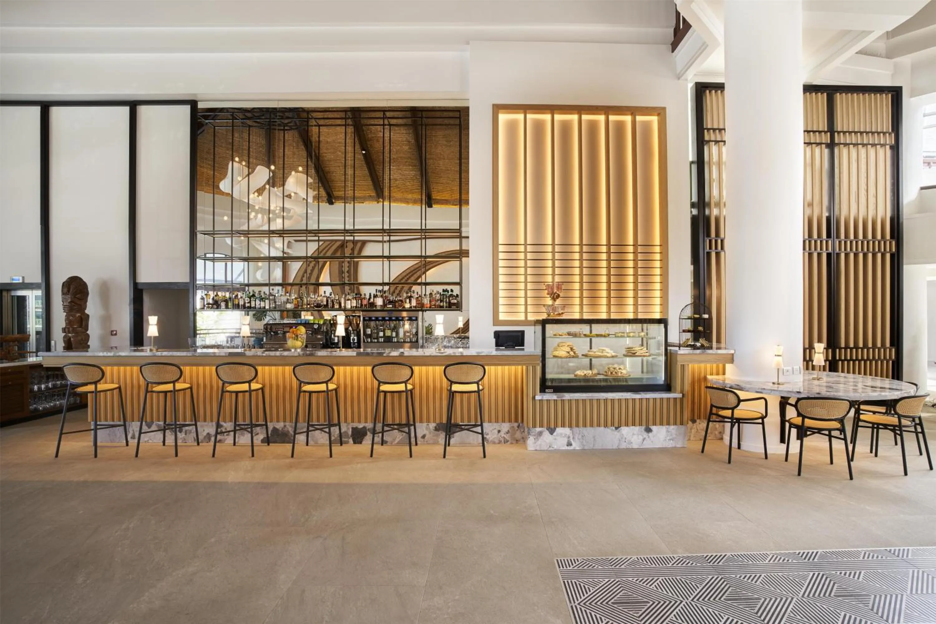 Lounge or bar in Hilton Hotel Tahiti