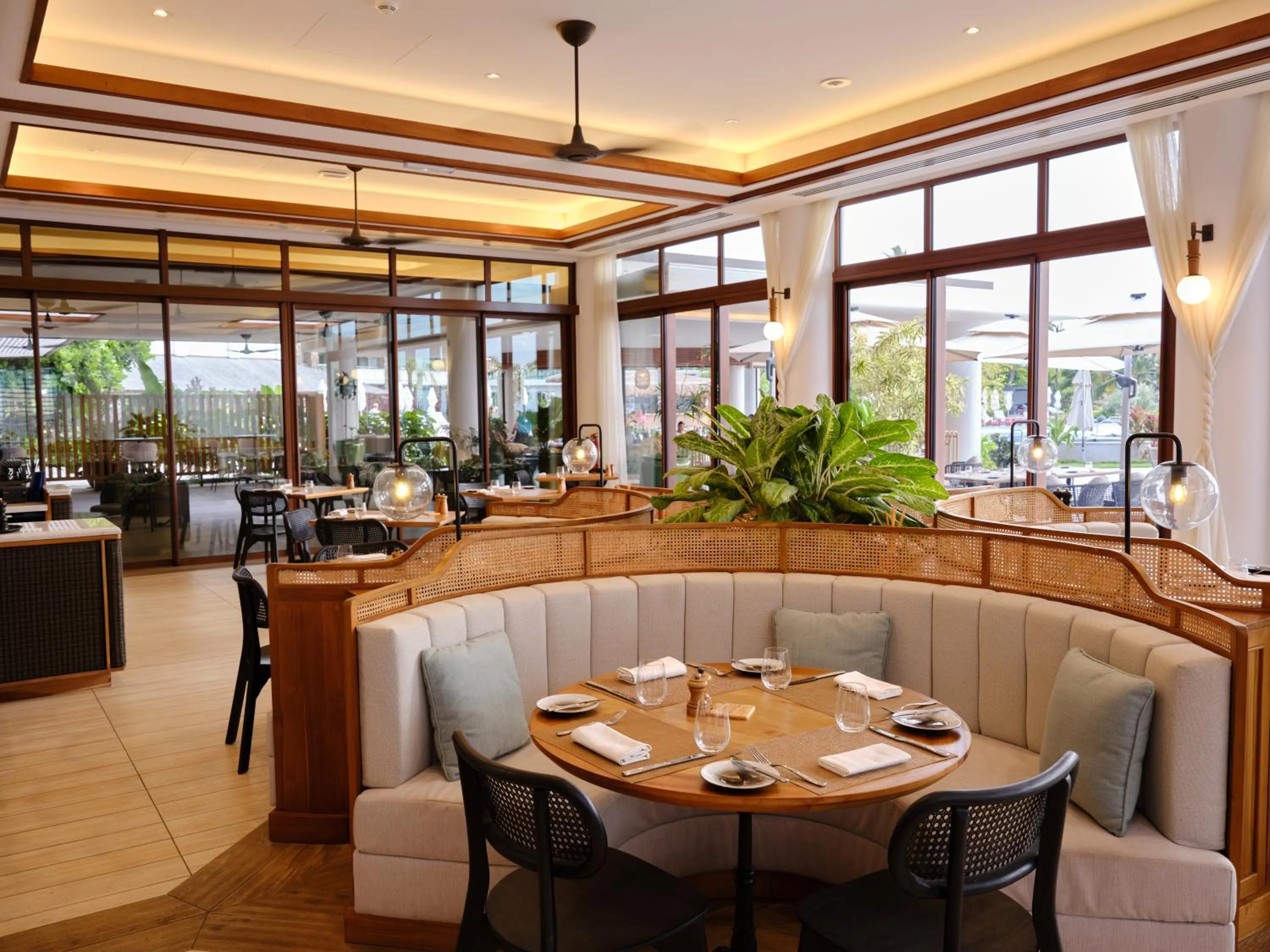 Restaurant/places to eat in Hilton Hotel Tahiti