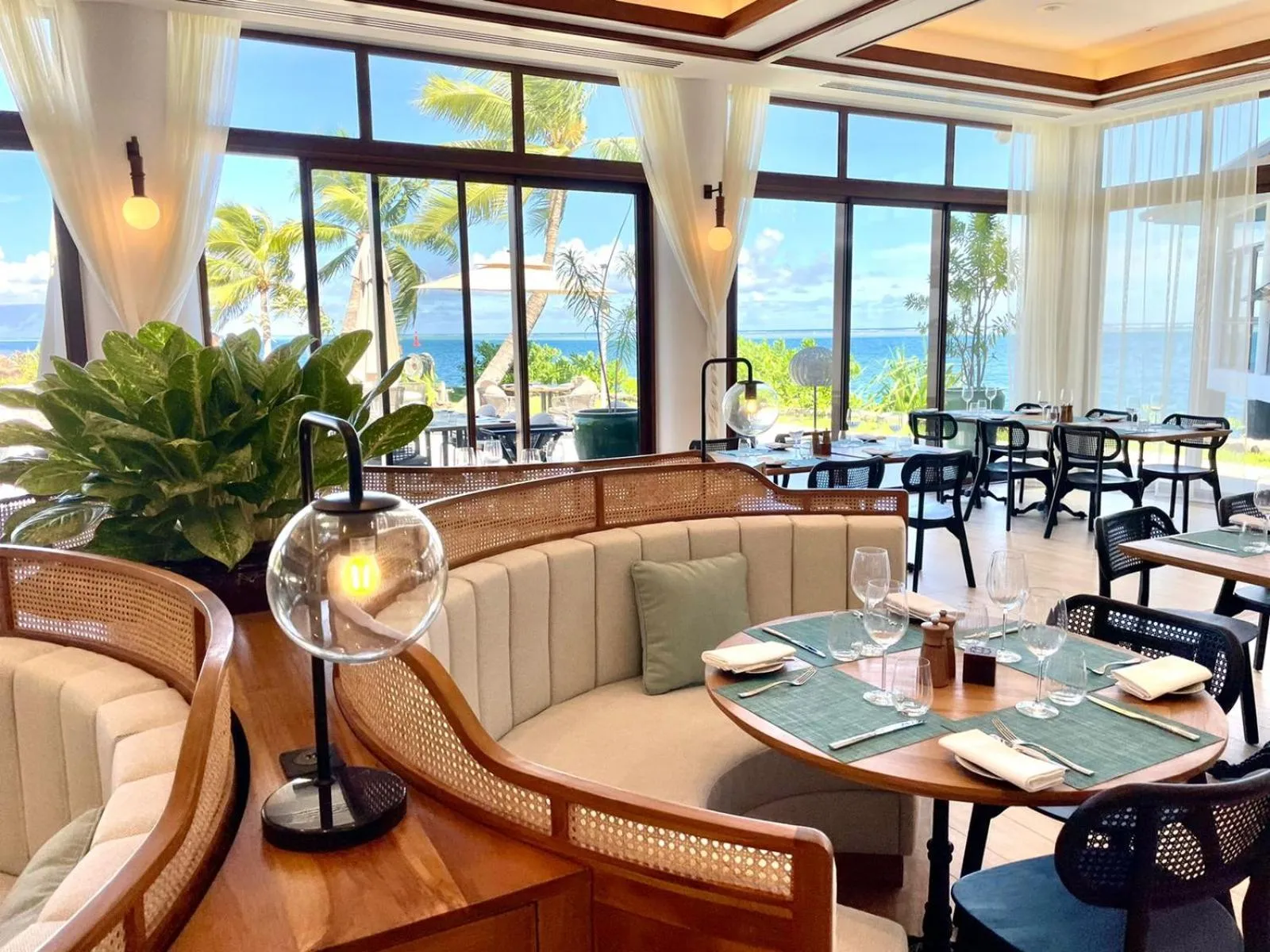 Restaurant/places to eat in Hilton Hotel Tahiti