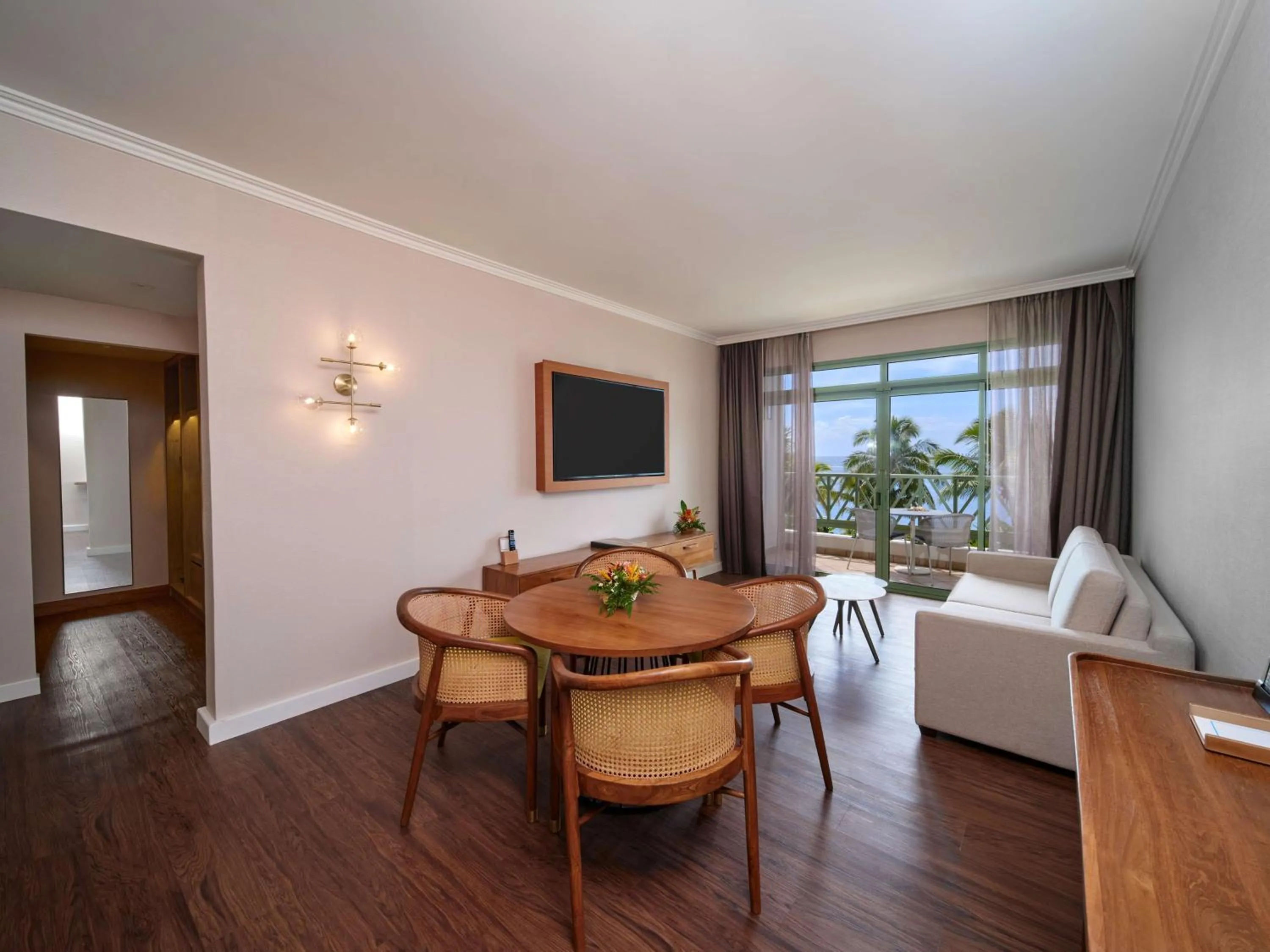 Living room in Hilton Hotel Tahiti