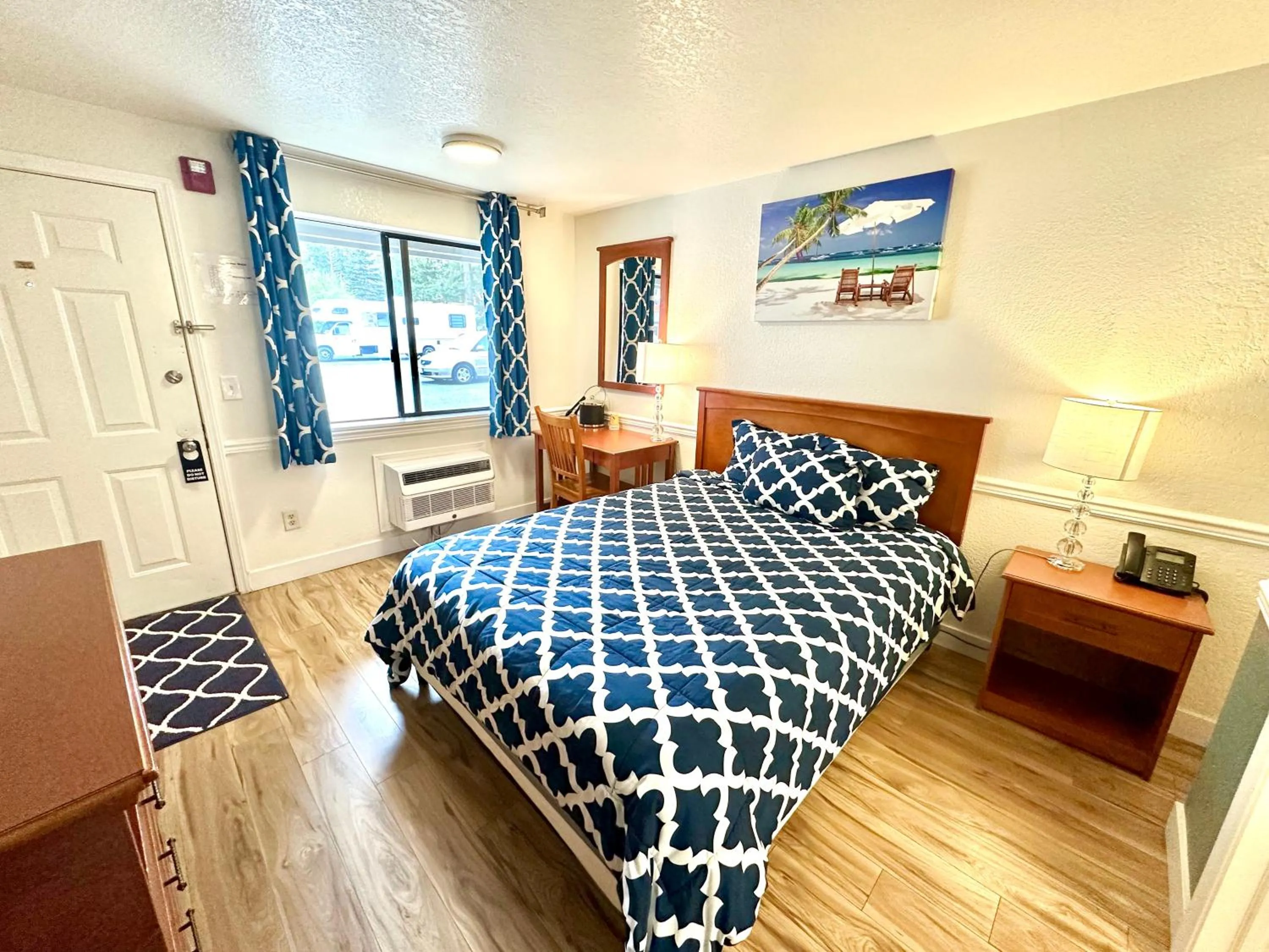 Bed in Belfair Motel