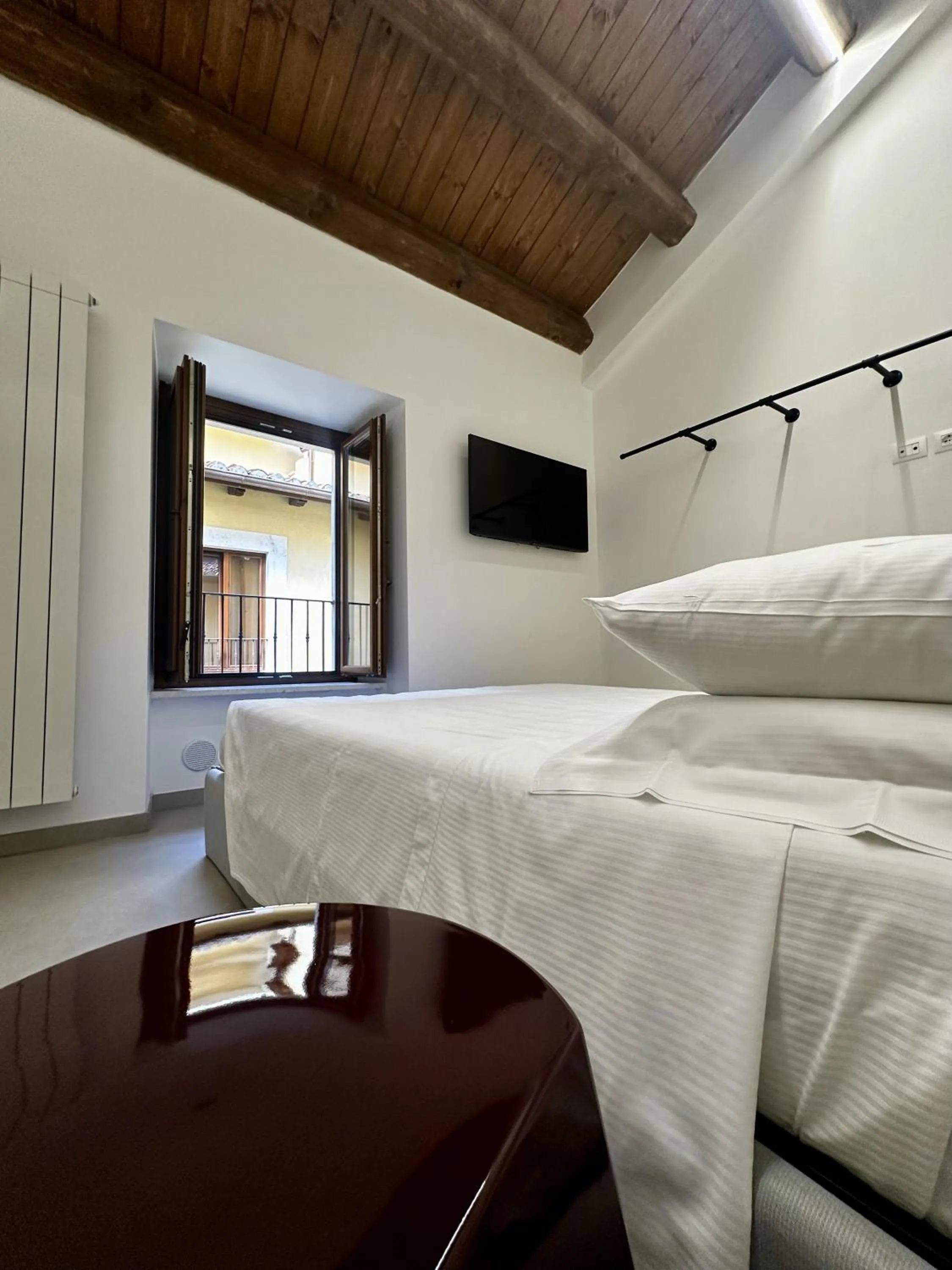 Bed in Ginevra Boutique Rooms - Palazzo Leosini - Residenze D'Epoca