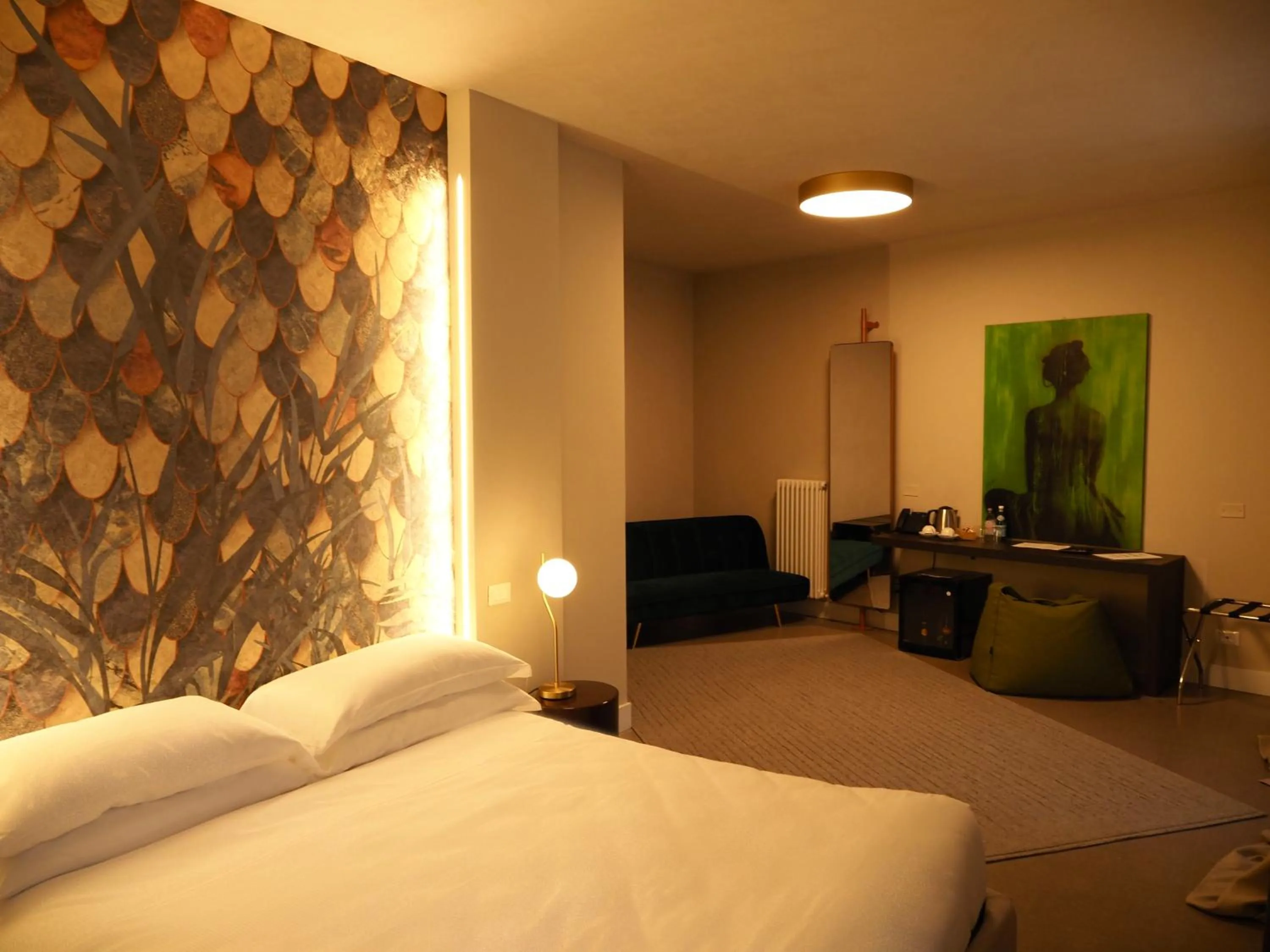 Bed in Albergo Diffuso Ginevra Boutique Rooms - Palazzo Leosini - Residenze D'Epoca