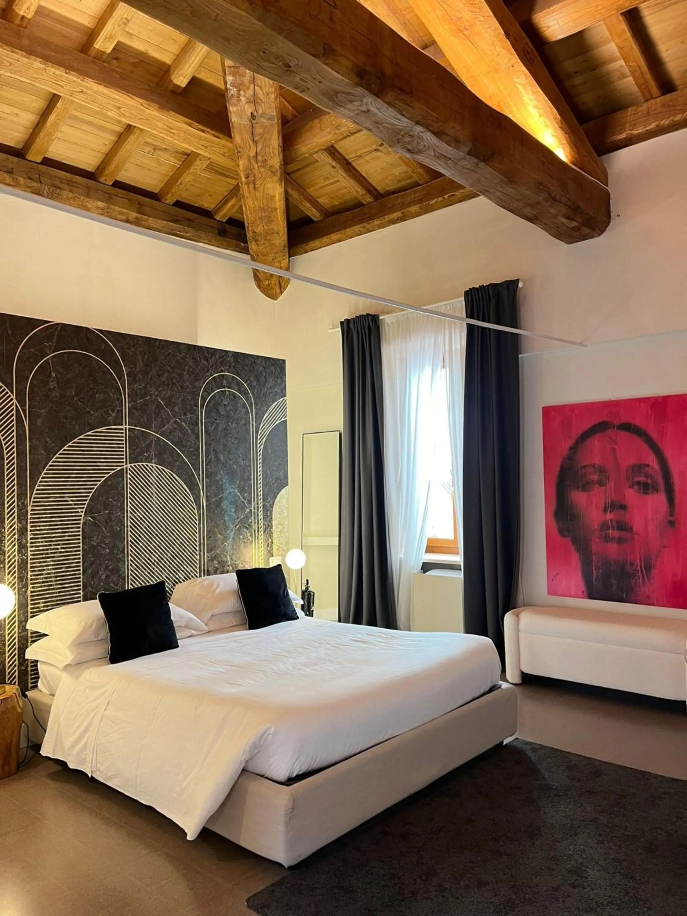 Bed in Albergo Diffuso Ginevra Boutique Rooms - Palazzo Leosini - Residenze D'Epoca