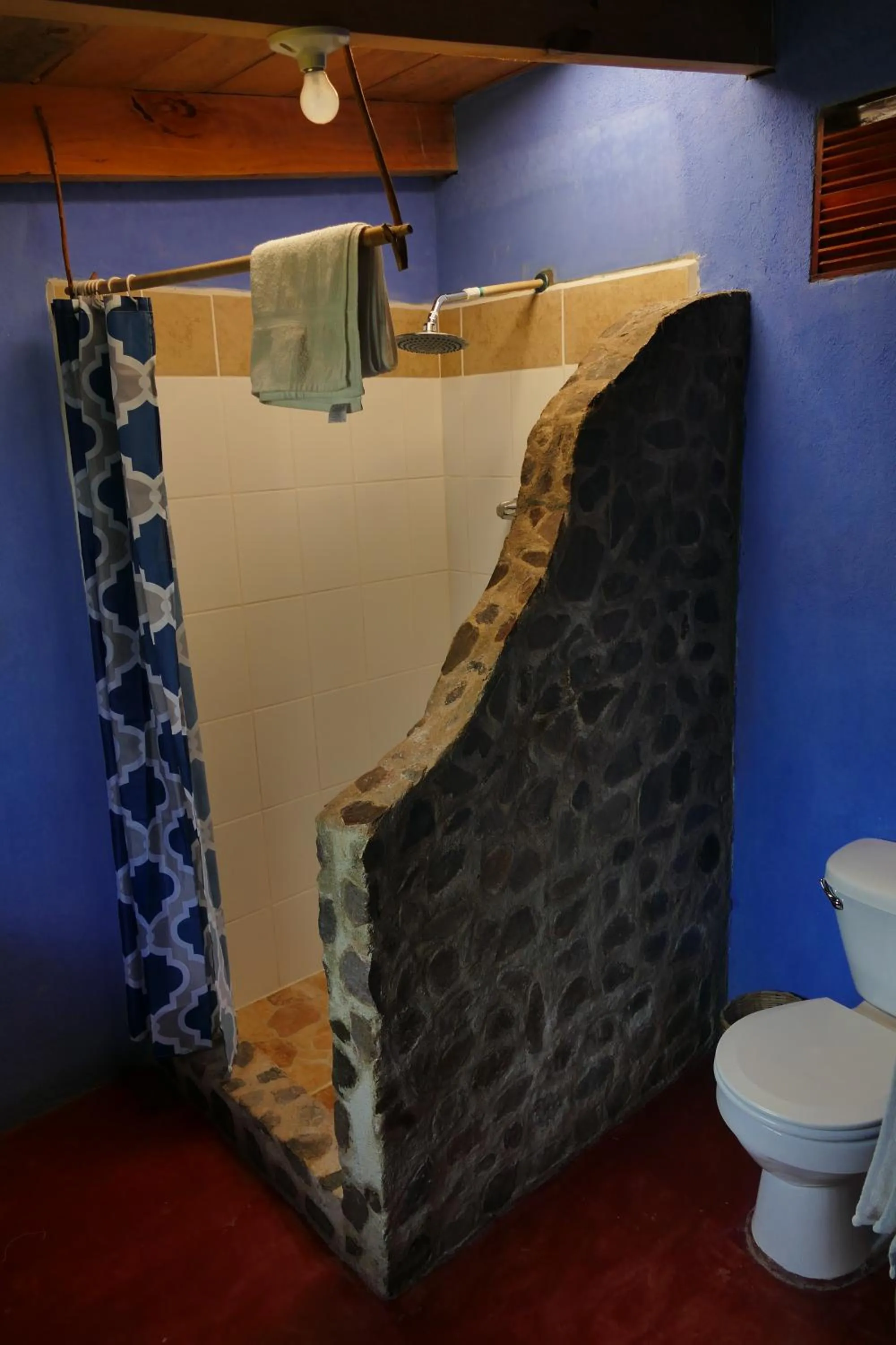 Shower in Hotel & Restaurante Arca de Noé