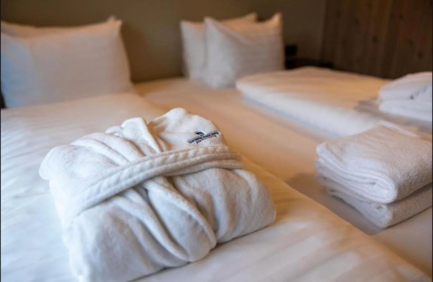 Public Bath, Bed in Blue Hotel Fagrilundur - On The Golden Circle