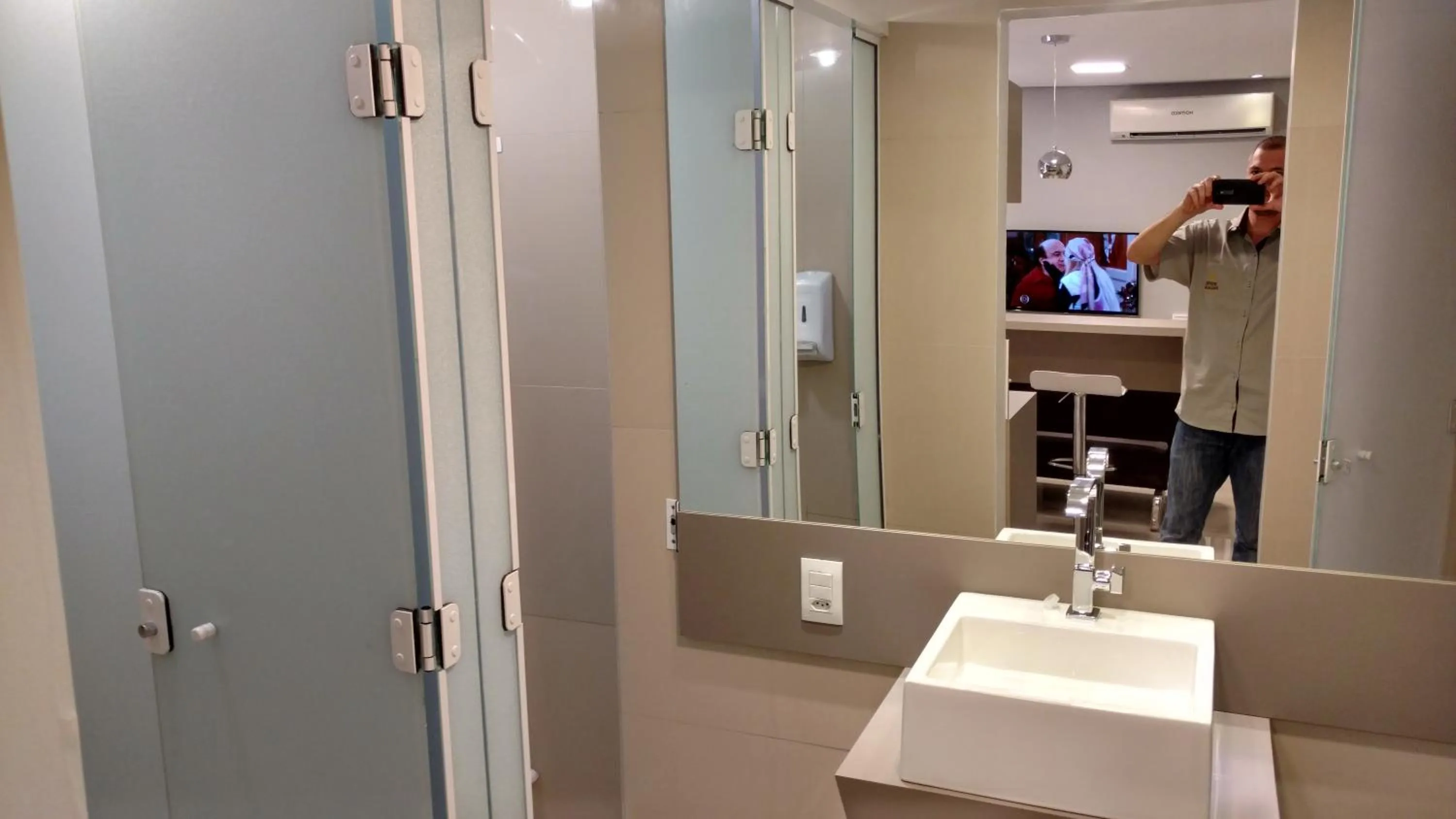 Bathroom in Hotel Palmas Executivo