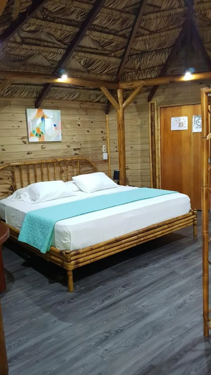 Photo of the whole room, Bed in Hotel Bugabutik