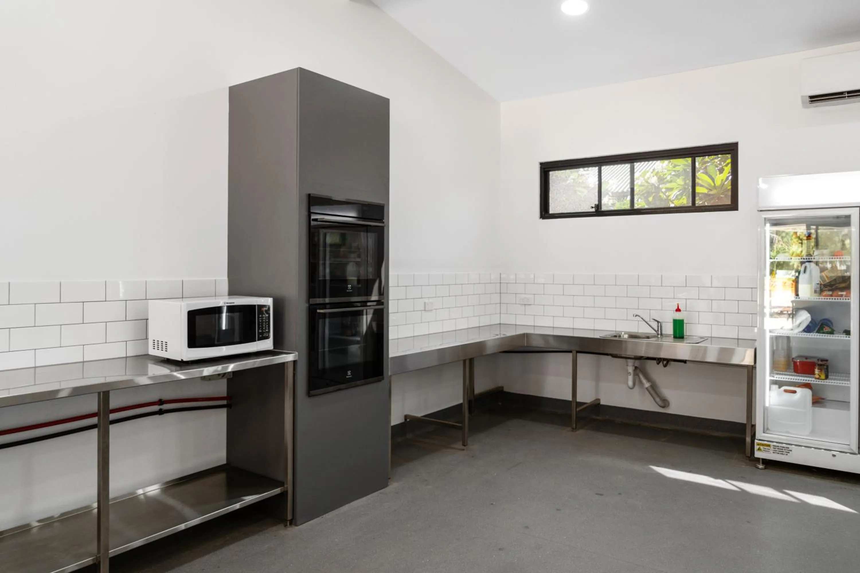Communal kitchen in Ningaloo Caravan and Holiday Resort