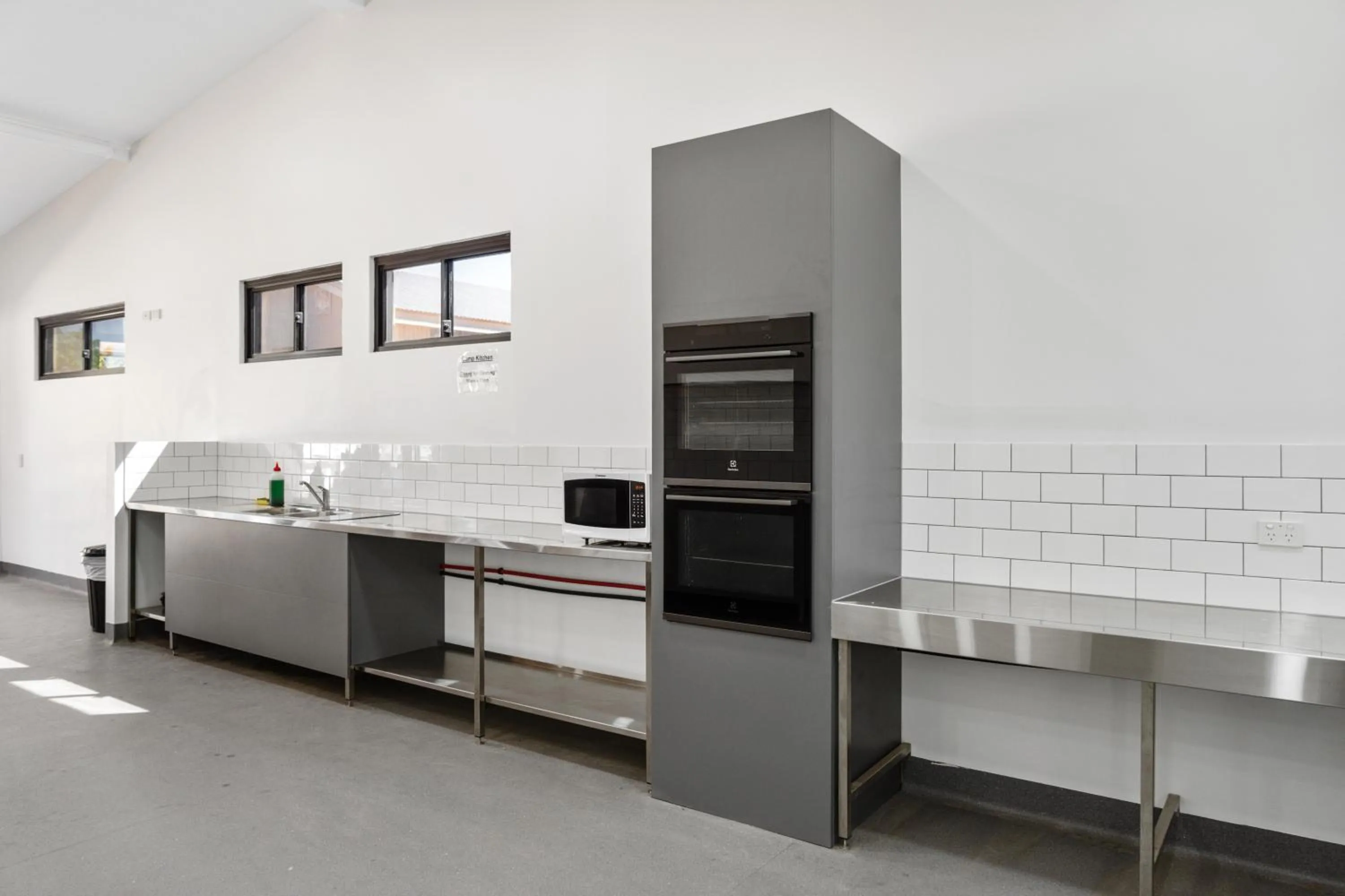 Communal kitchen in Ningaloo Caravan and Holiday Resort