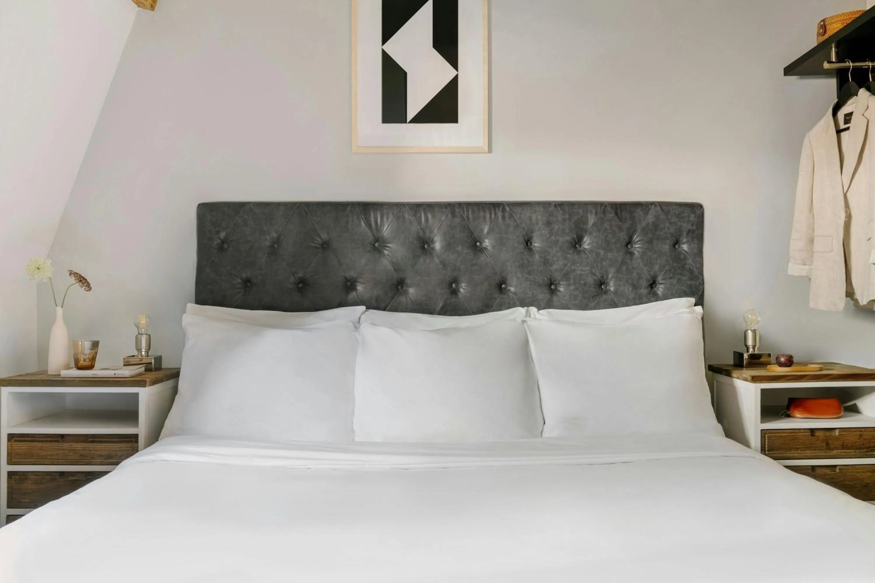 Photo of the whole room, Bed in Park House Hotel Museum Quarter, Sonder by Marriott Bonvoy