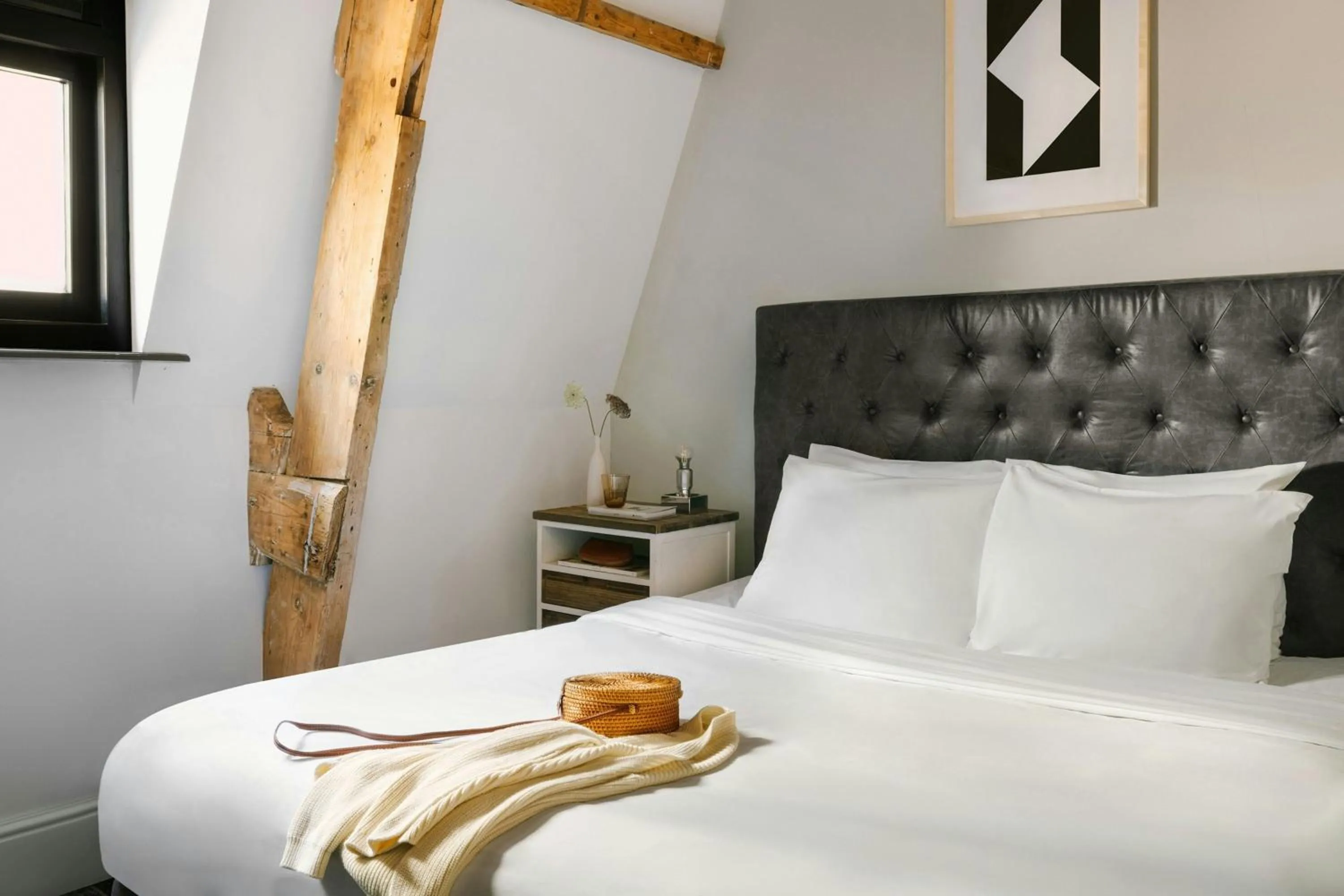 Photo of the whole room, Bed in Park House Hotel Museum Quarter, Sonder by Marriott Bonvoy