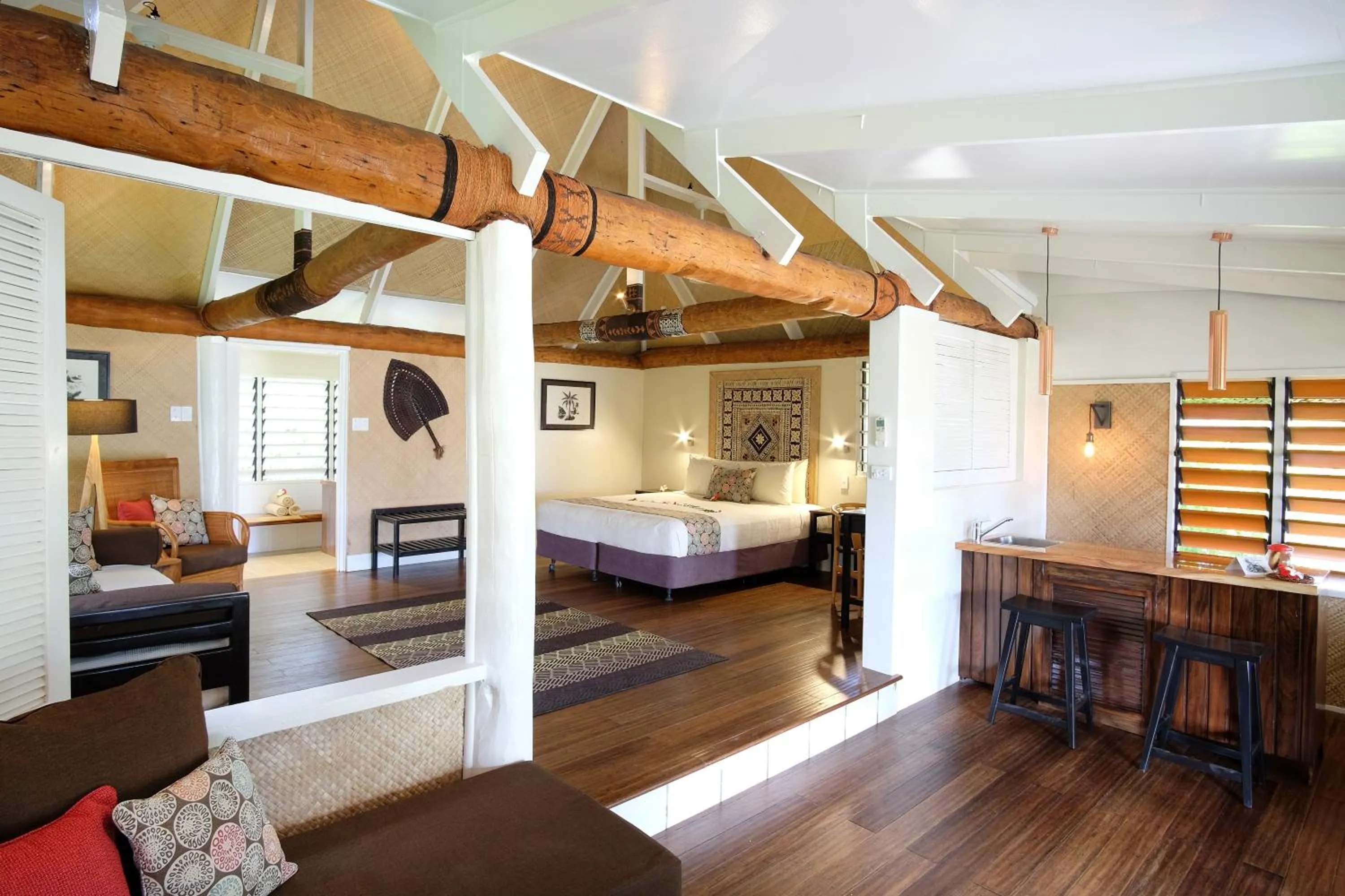 Photo of the whole room, Bed in Musket Cove Island Resort