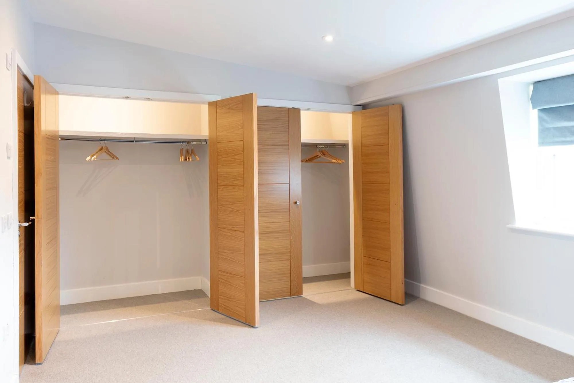 Immaculate Central Windsor Town House with parking