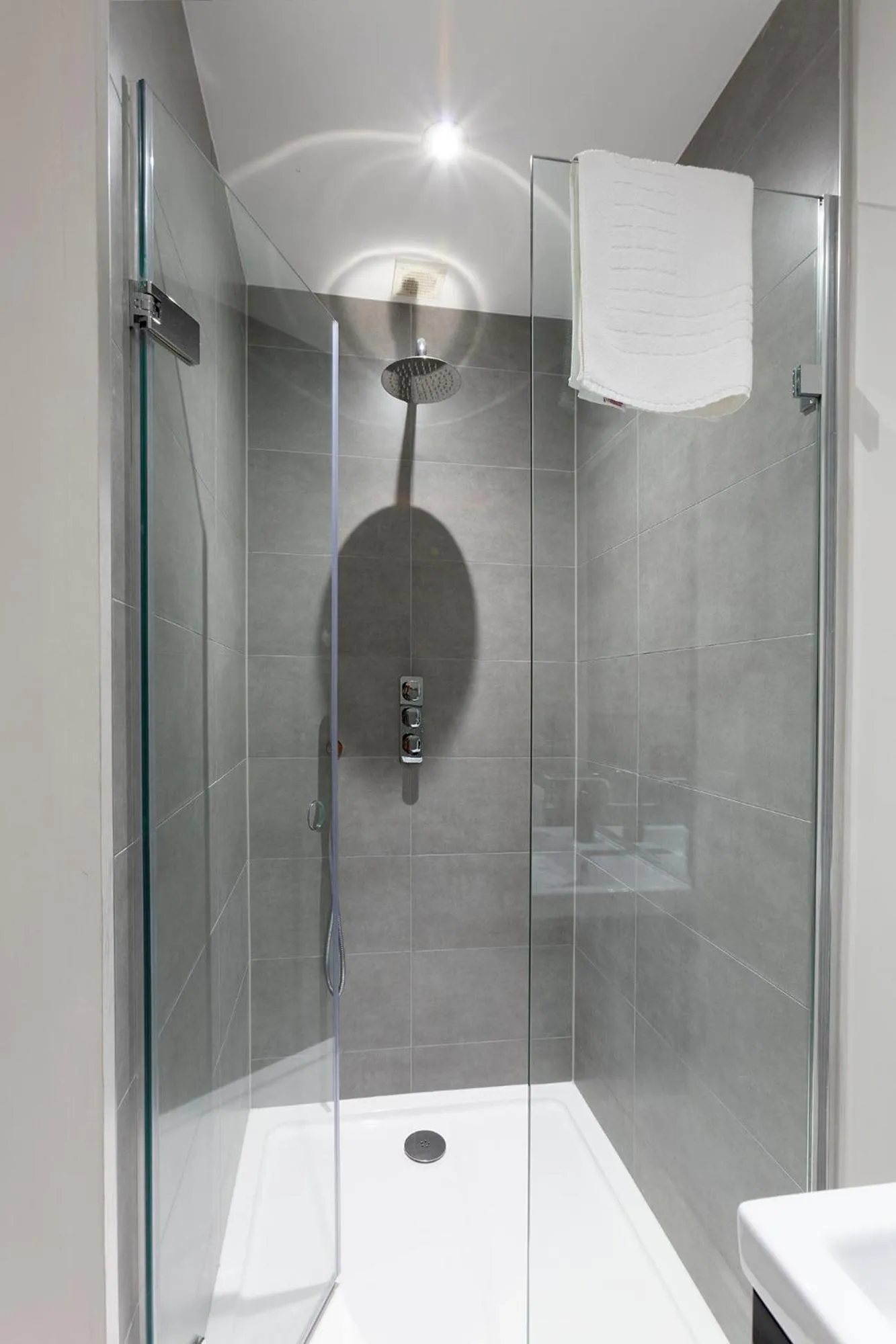 Immaculate Central Windsor Town House with parking