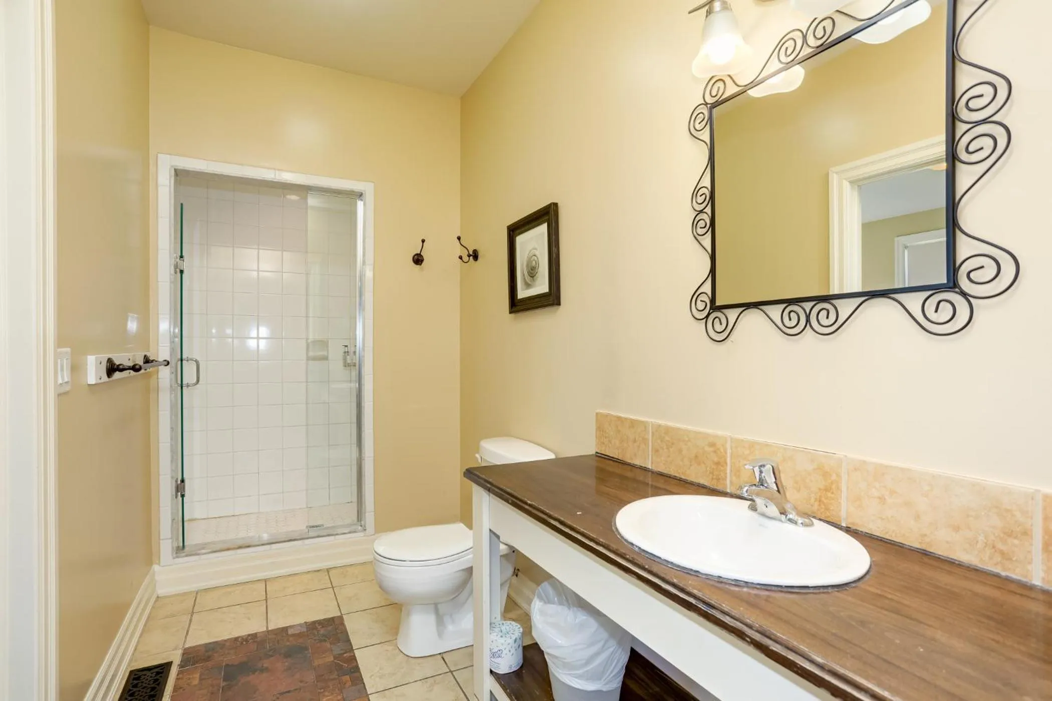 Bathroom in Blue View 5 Chalet