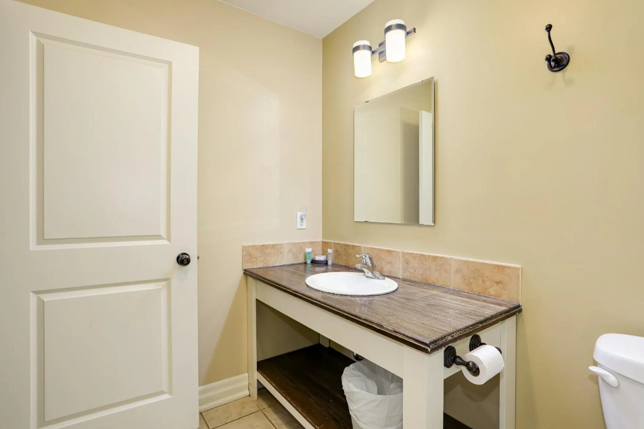 Bathroom in Blue View 5 Chalet