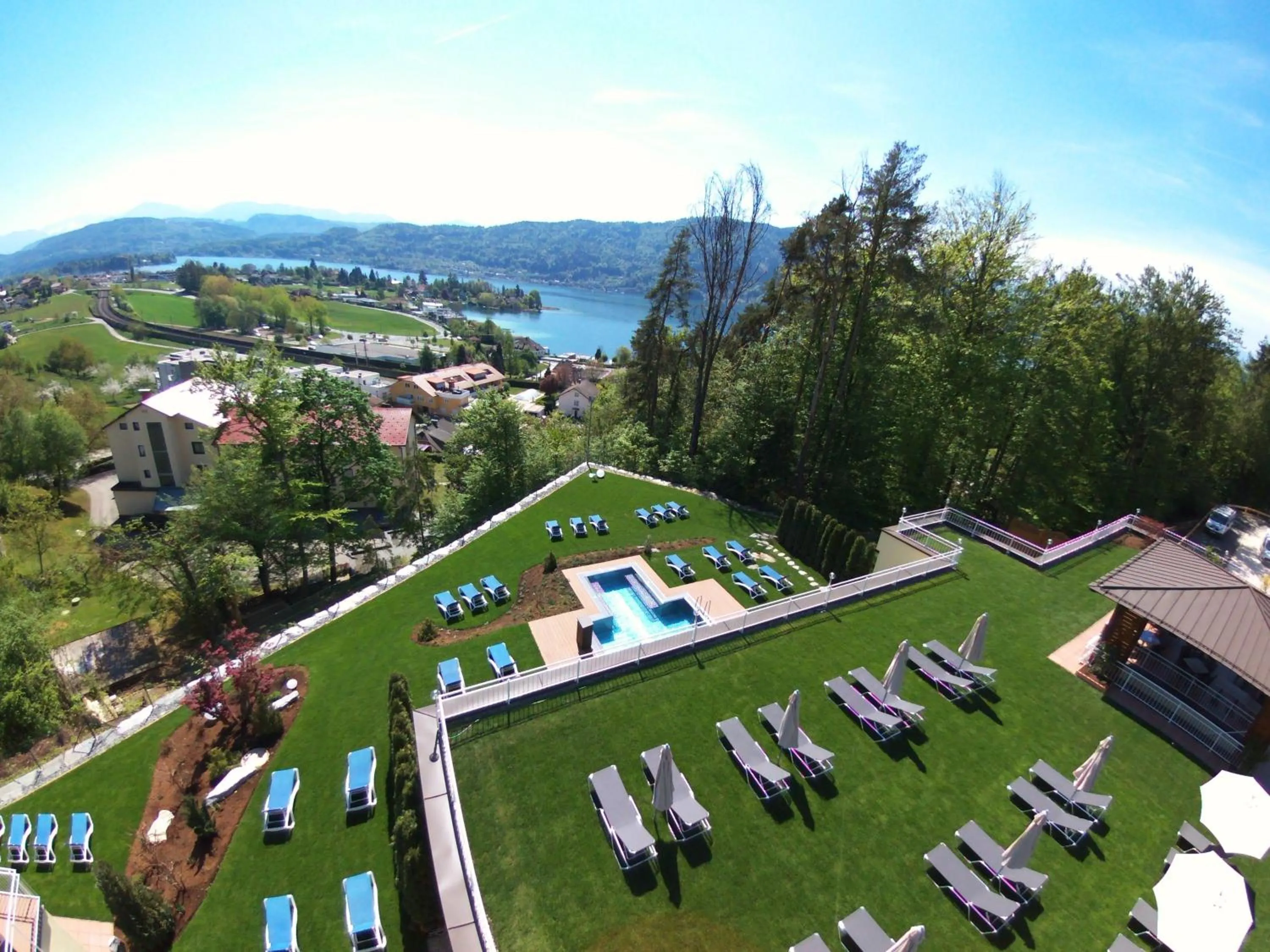 Bird's eye view in das Balance - Spa & Golf Hotel am Wörthersee