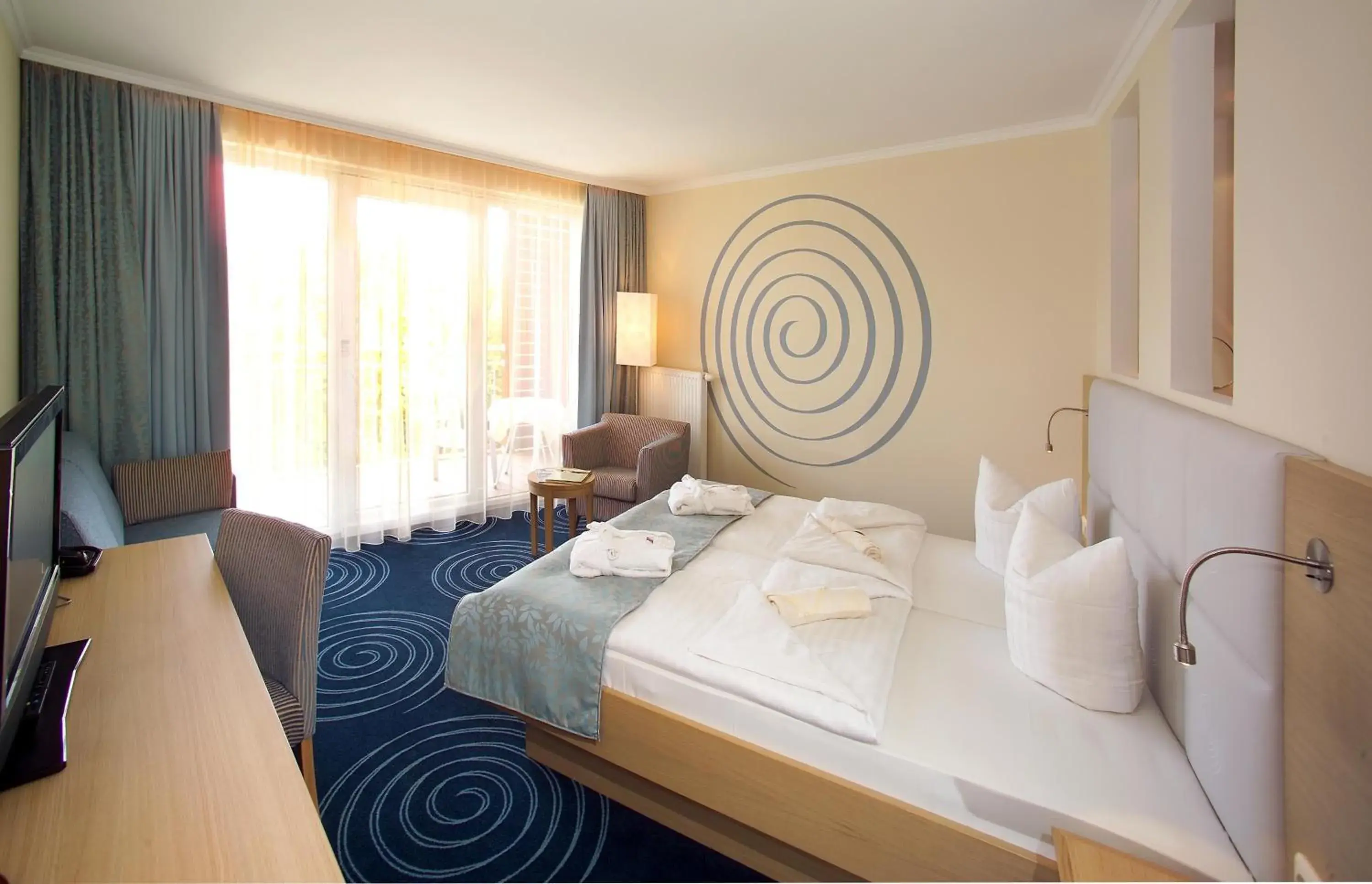 Superior Double Room with Lake View in das Balance - Spa & Golf Hotel am Wörthersee Superior Double Room with Lake View in das Balance - Spa & Golf Hotel am Wörthersee