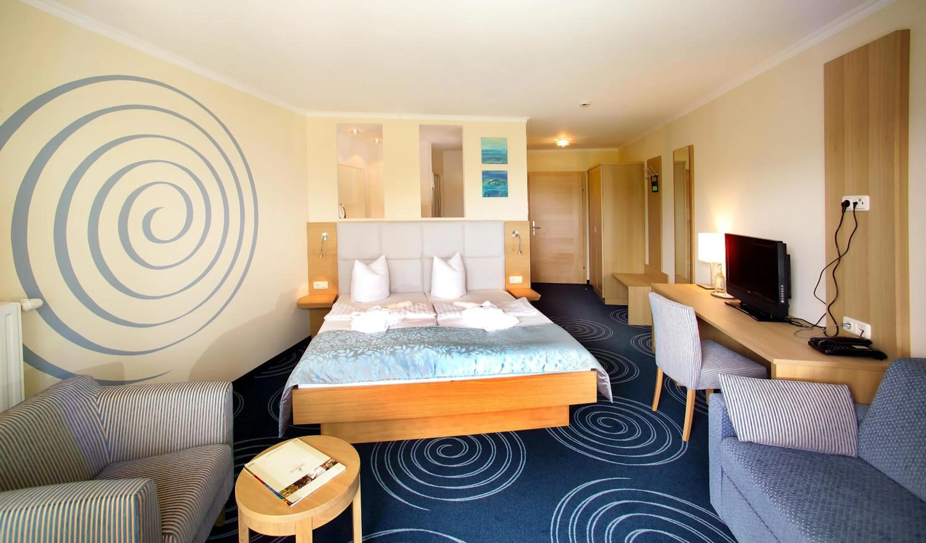 Photo of the whole room, Bed in das Balance - Spa & Golf Hotel am Wörthersee