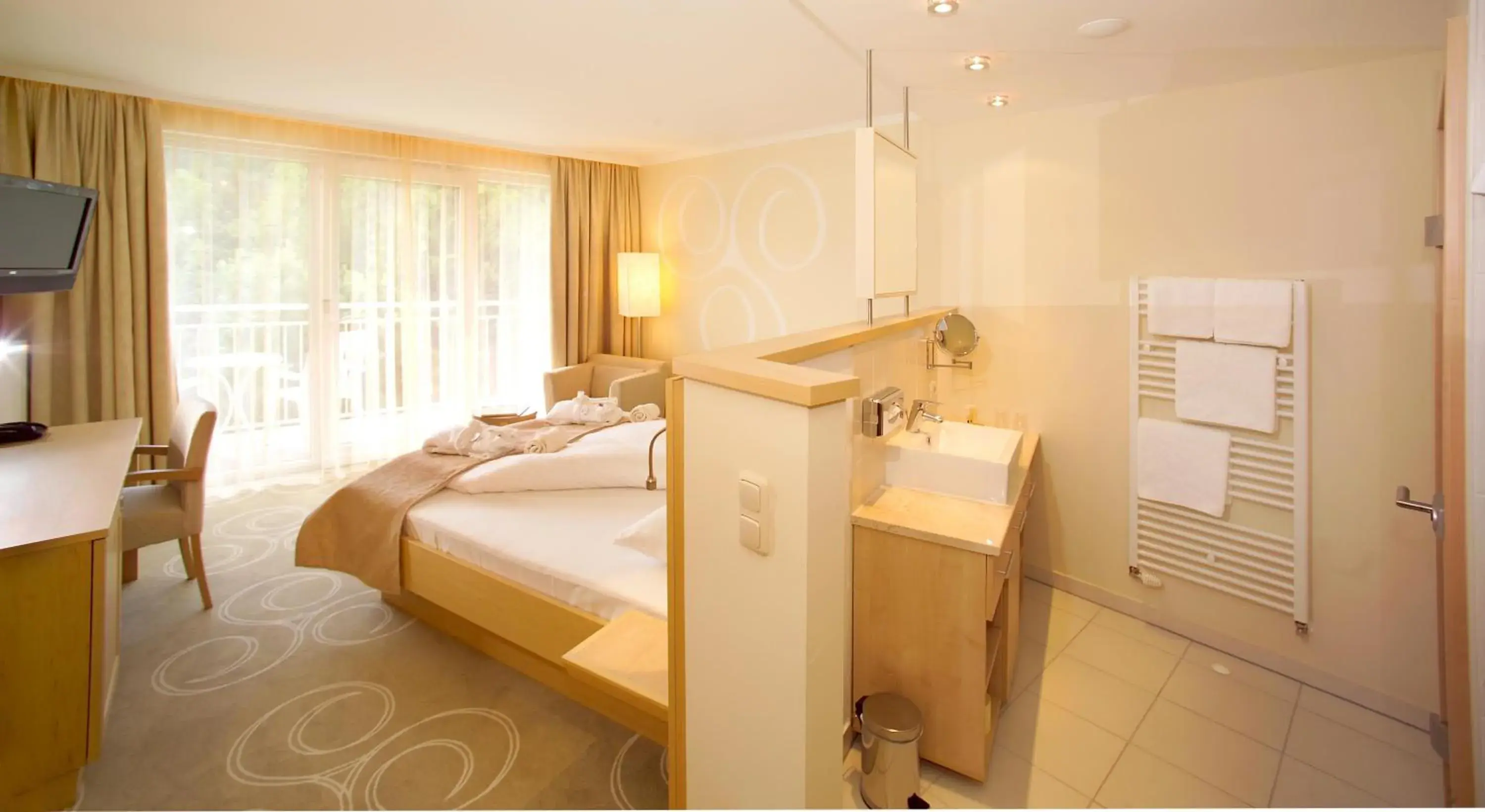 Double Room with Garden View in das Balance - Spa & Golf Hotel am Wörthersee Double Room with Garden View in das Balance - Spa & Golf Hotel am Wörthersee