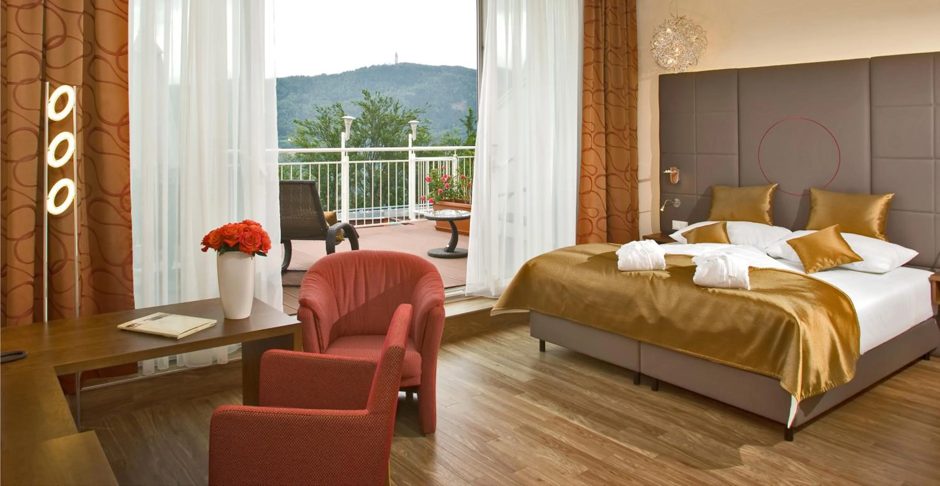 Photo of the whole room, Bed in das Balance - Spa & Golf Hotel am Wörthersee