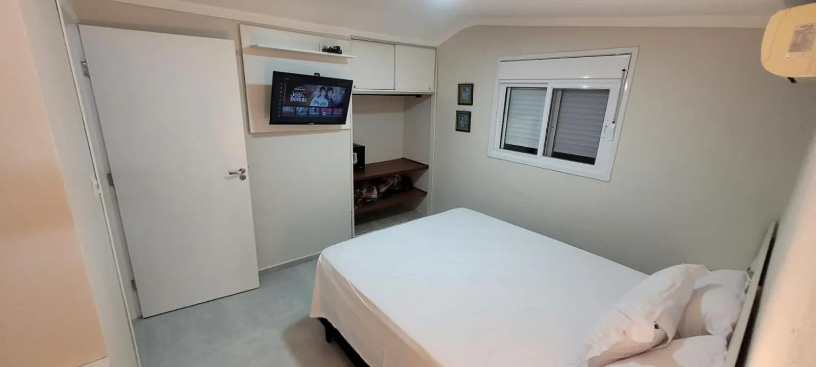 TV and multimedia in Piscina climatizada, jacuzzi e com grande área verde