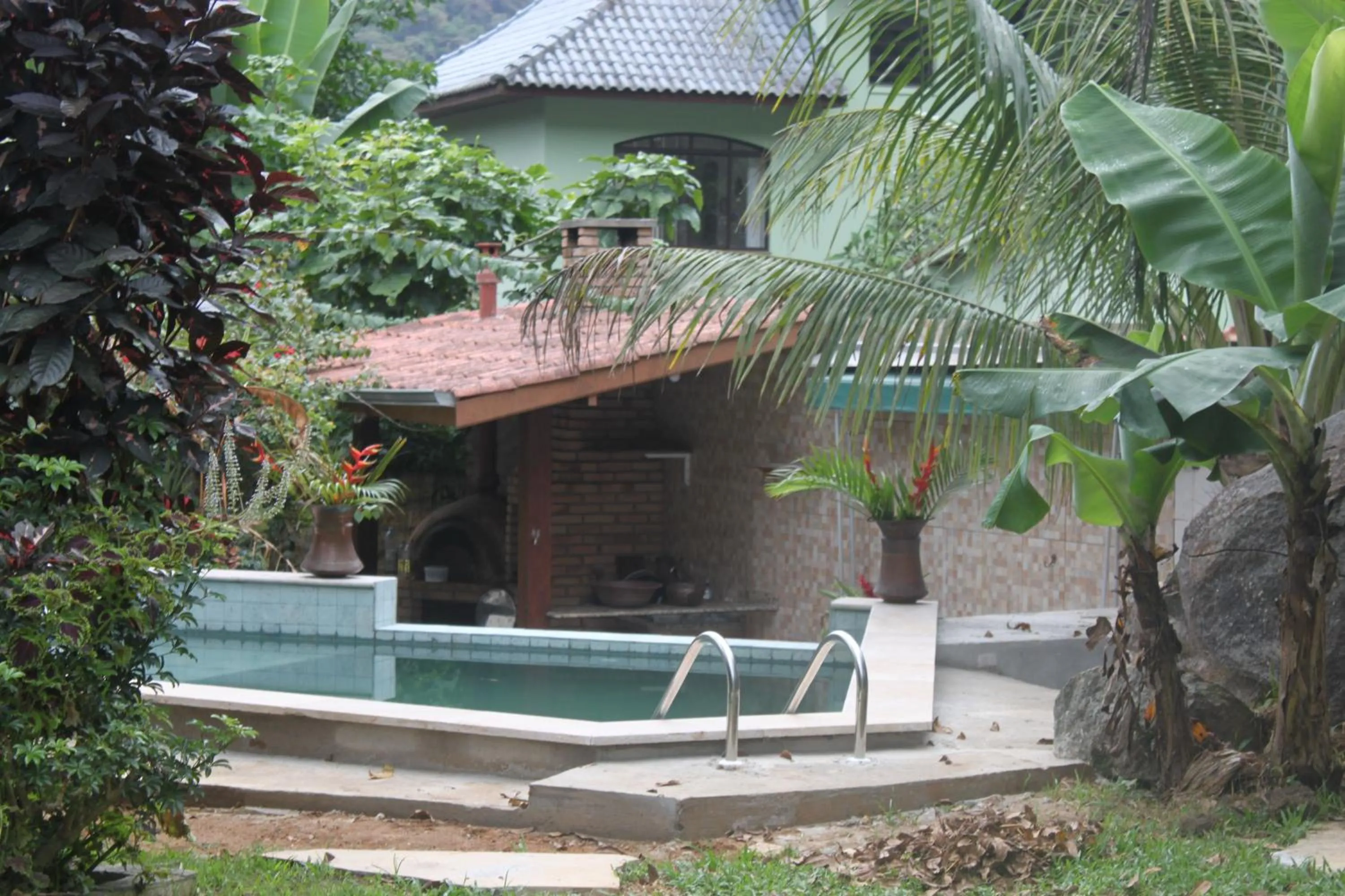 Patio in Piscina climatizada, jacuzzi e com grande área verde