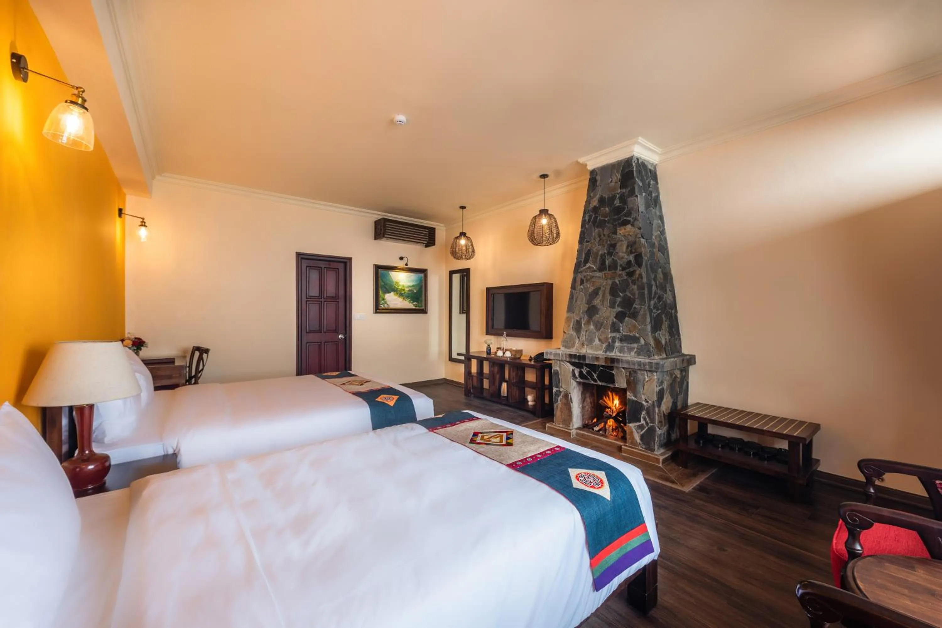 Bedroom, Bed in Cat Cat Galerie d’Art