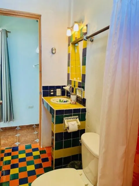 Toilet in Casa Kini en Cancún